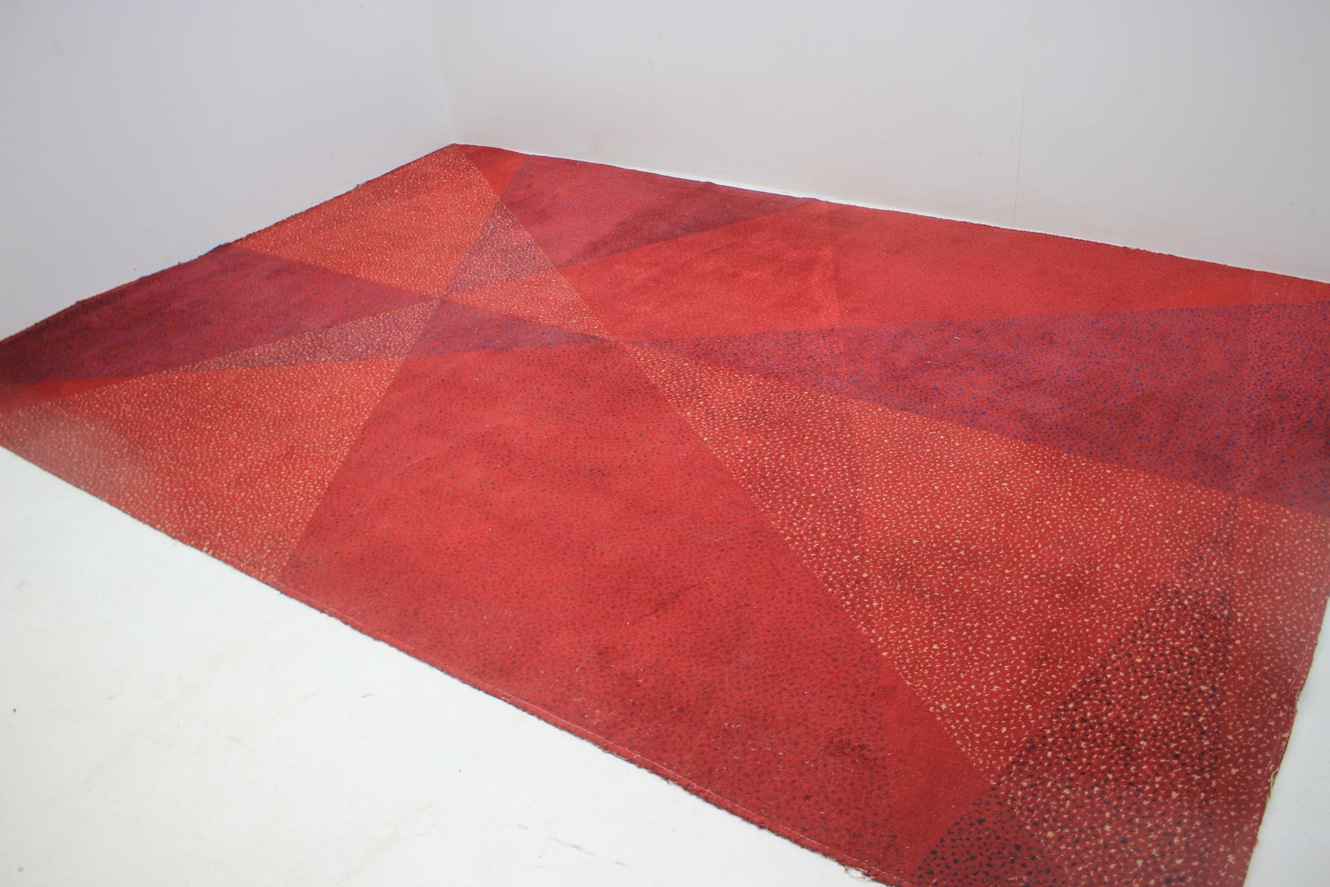 Geometrischer Teppich oder Teppich aus der Mitte des Jahrhunderts, 1970er Jahre (Ende des 20. Jahrhunderts)
