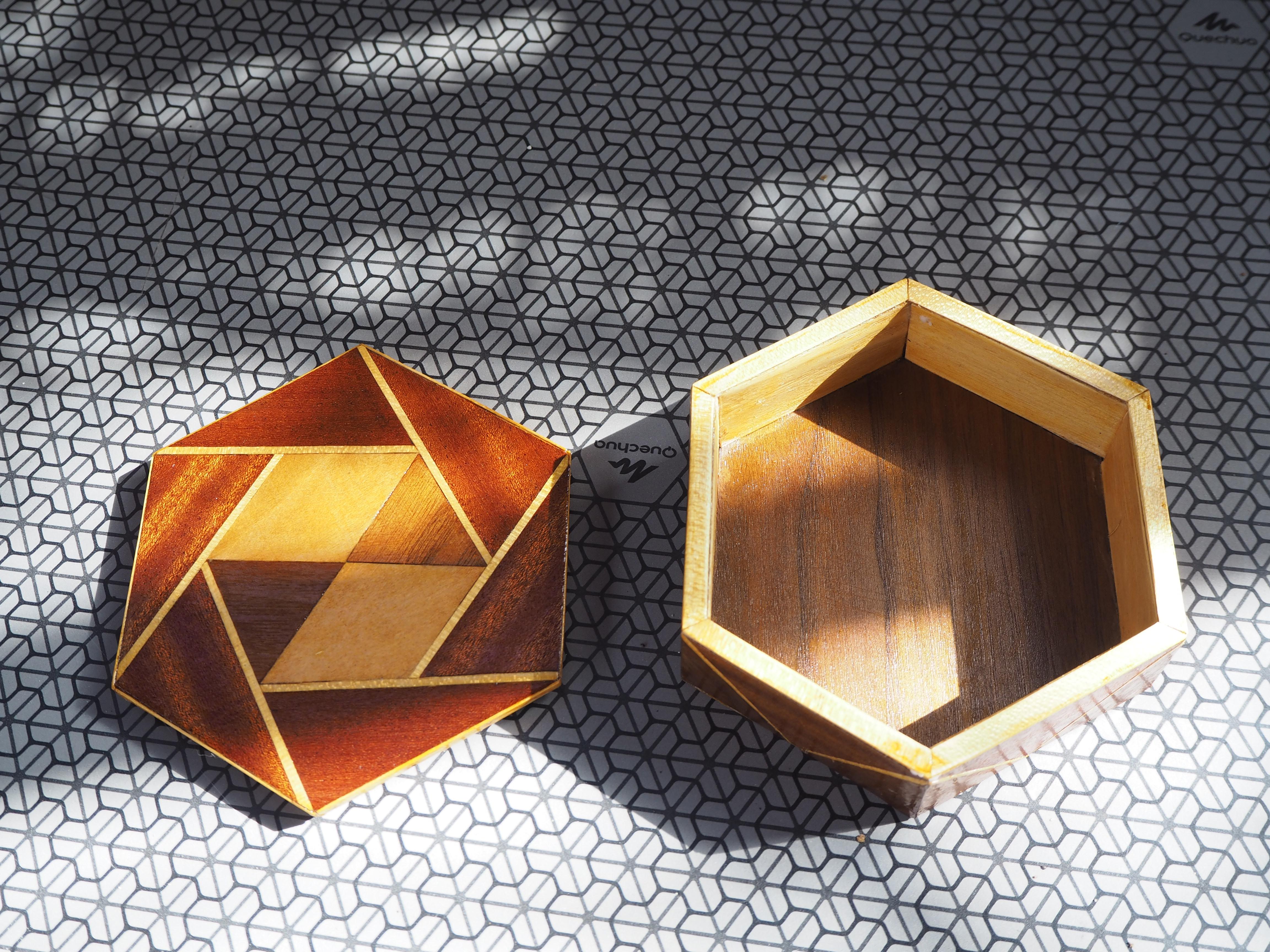 Macetero geométrico de mediados de siglo, Box Años 60 Madera en venta