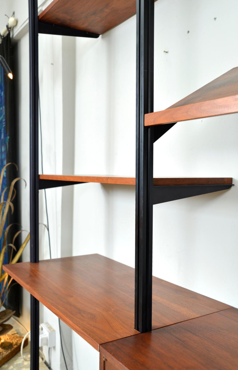 Midcentury George Nelson Omni Herman Miller Modulares Regalsystem Nussbaum 1950er Jahre im Angebot 3