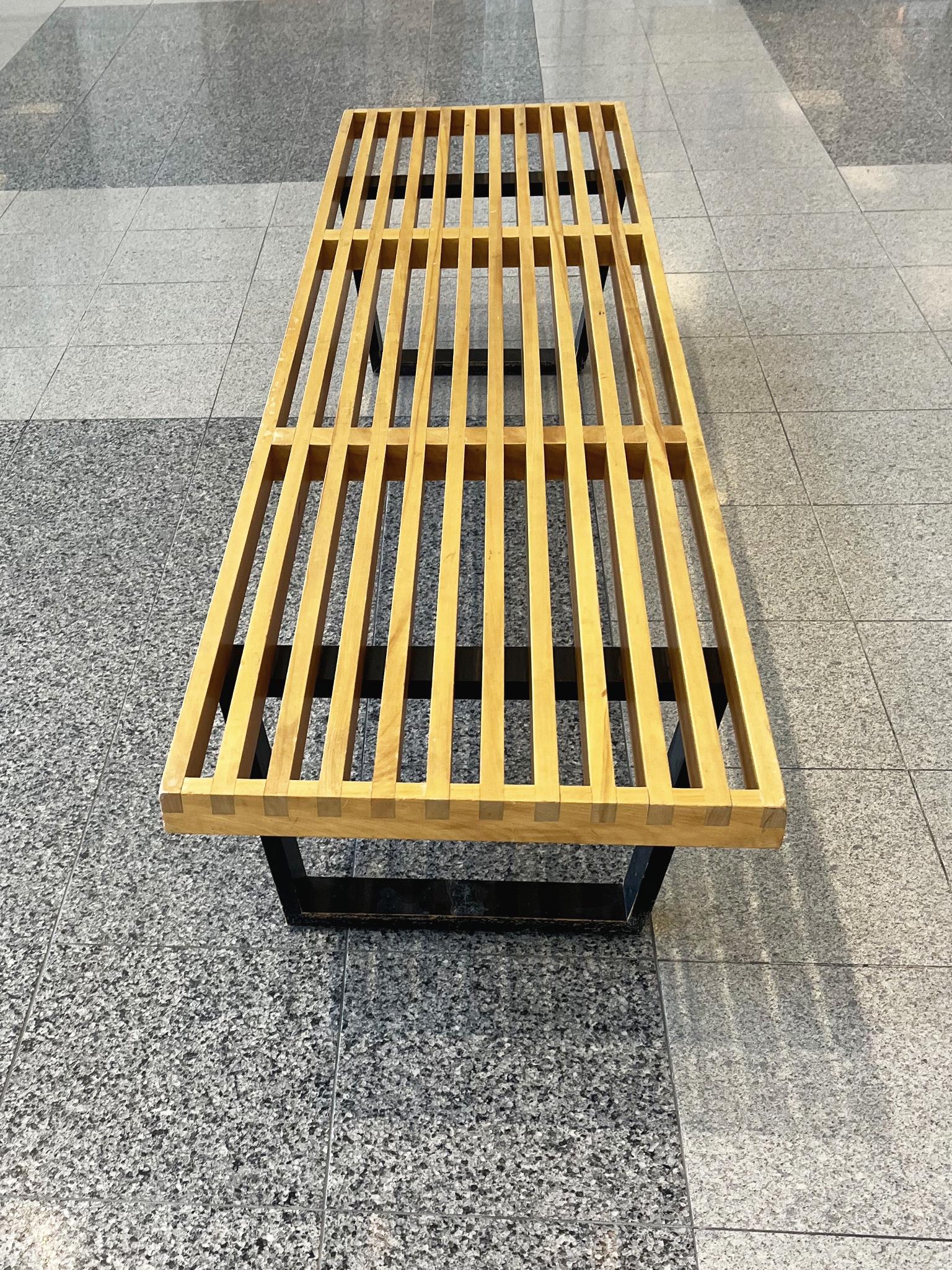 Midcentury George Nelson Slatted Bench for Herman Miller In Good Condition For Sale In New York, NY