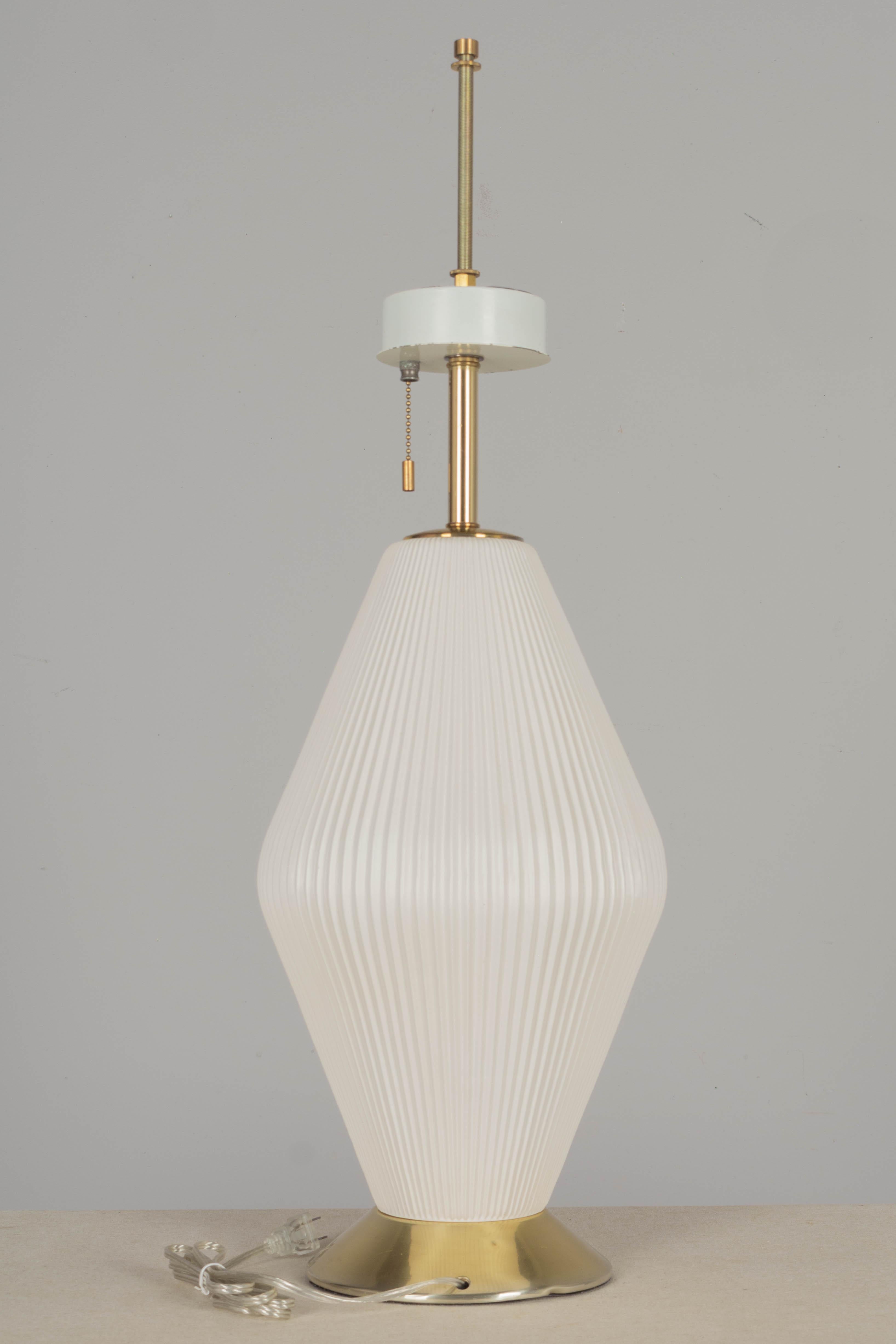 American Midcentury Gerald Thurston Lightolier Ceramic Lamp