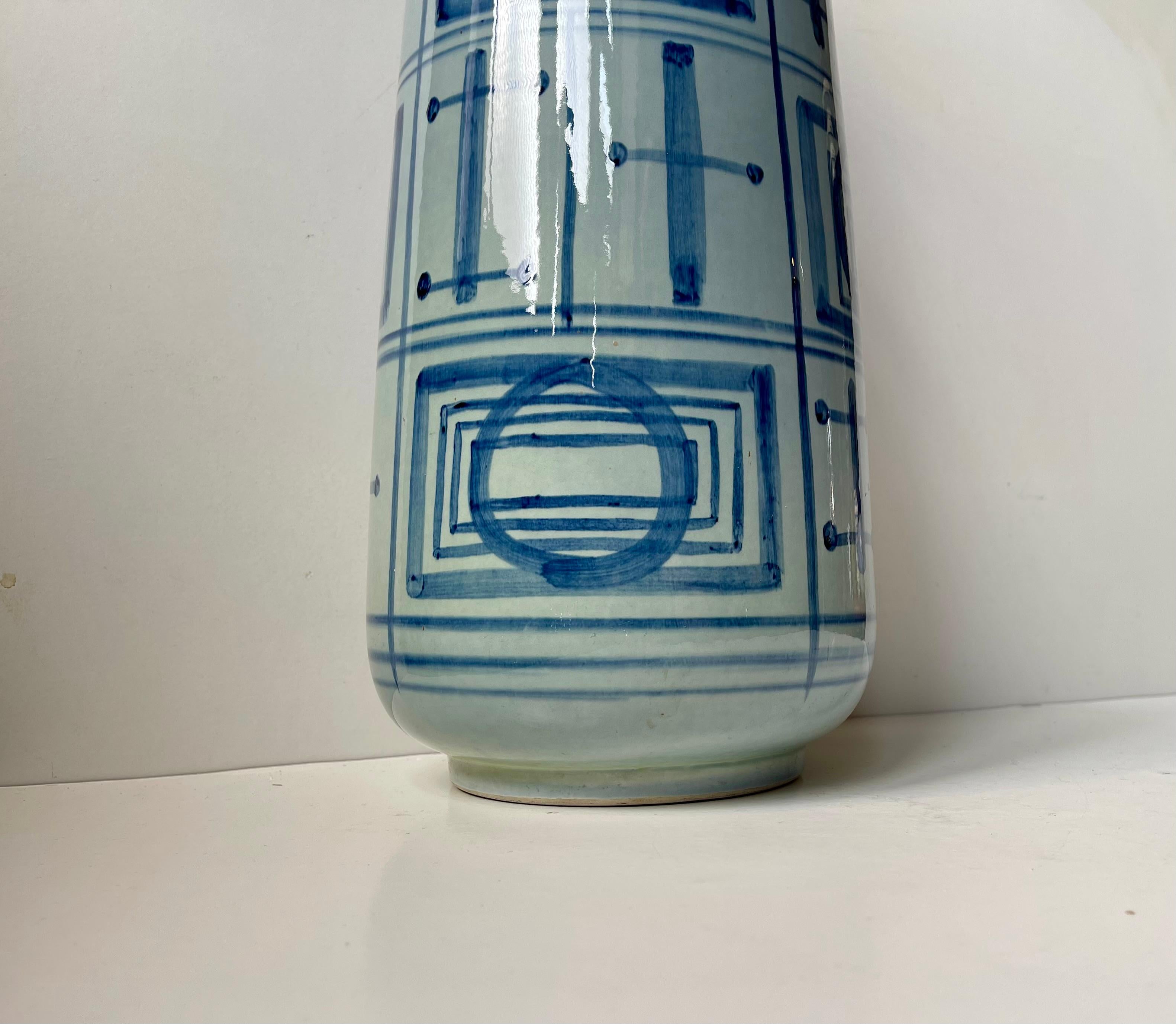 Gerd Hiort Petersen Blaue Keramik-Bodenvase aus der Jahrhundertmitte für Søholm, 1970er Jahre (Skandinavische Moderne) im Angebot