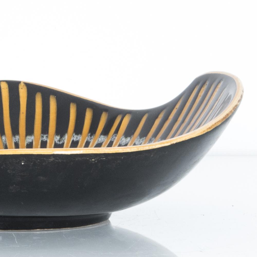 Midcentury German Black Striped Ceramic Dish In Good Condition In High Point, NC