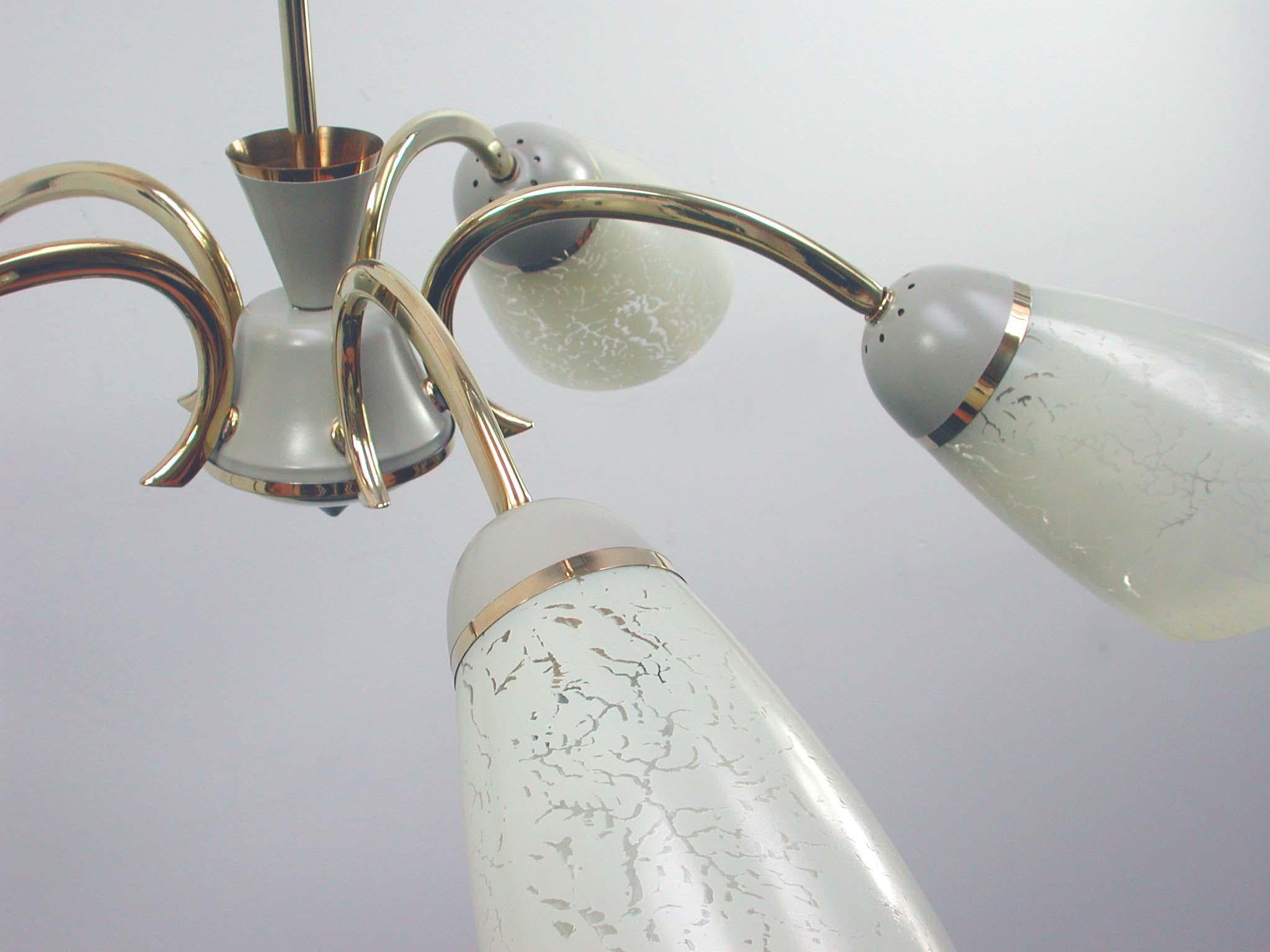 Deutscher Sputnik-Kronleuchter aus Messing und Glas mit 5 Lichtern aus der Mitte des Jahrhunderts, 1950er Jahre (Moderne der Mitte des Jahrhunderts) im Angebot