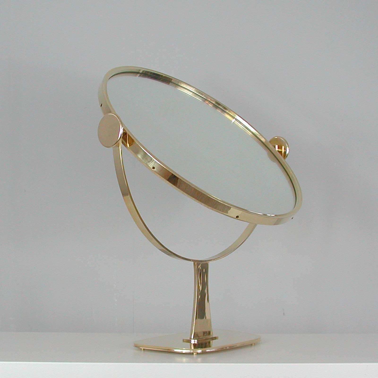 Midcentury German Brass Table Mirror by Vereinigte Werkstätten München, 1960s In Good Condition For Sale In NUEMBRECHT, NRW
