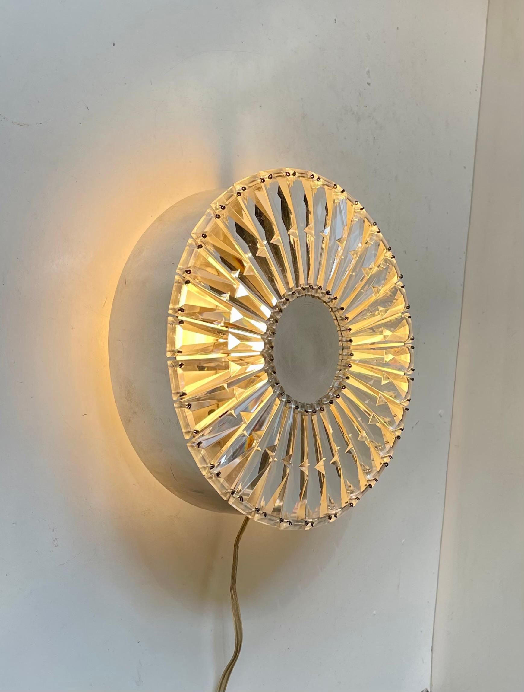 Midcentury German Cut Crystal Wall Sconce by Glashütte Limburg, 1960s In Good Condition For Sale In Esbjerg, DK