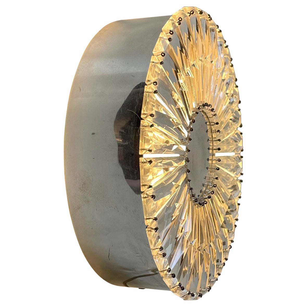 Aplique de pared de cristal tallado alemán de mediados de siglo de Glashütte Limburg, años 60 en venta