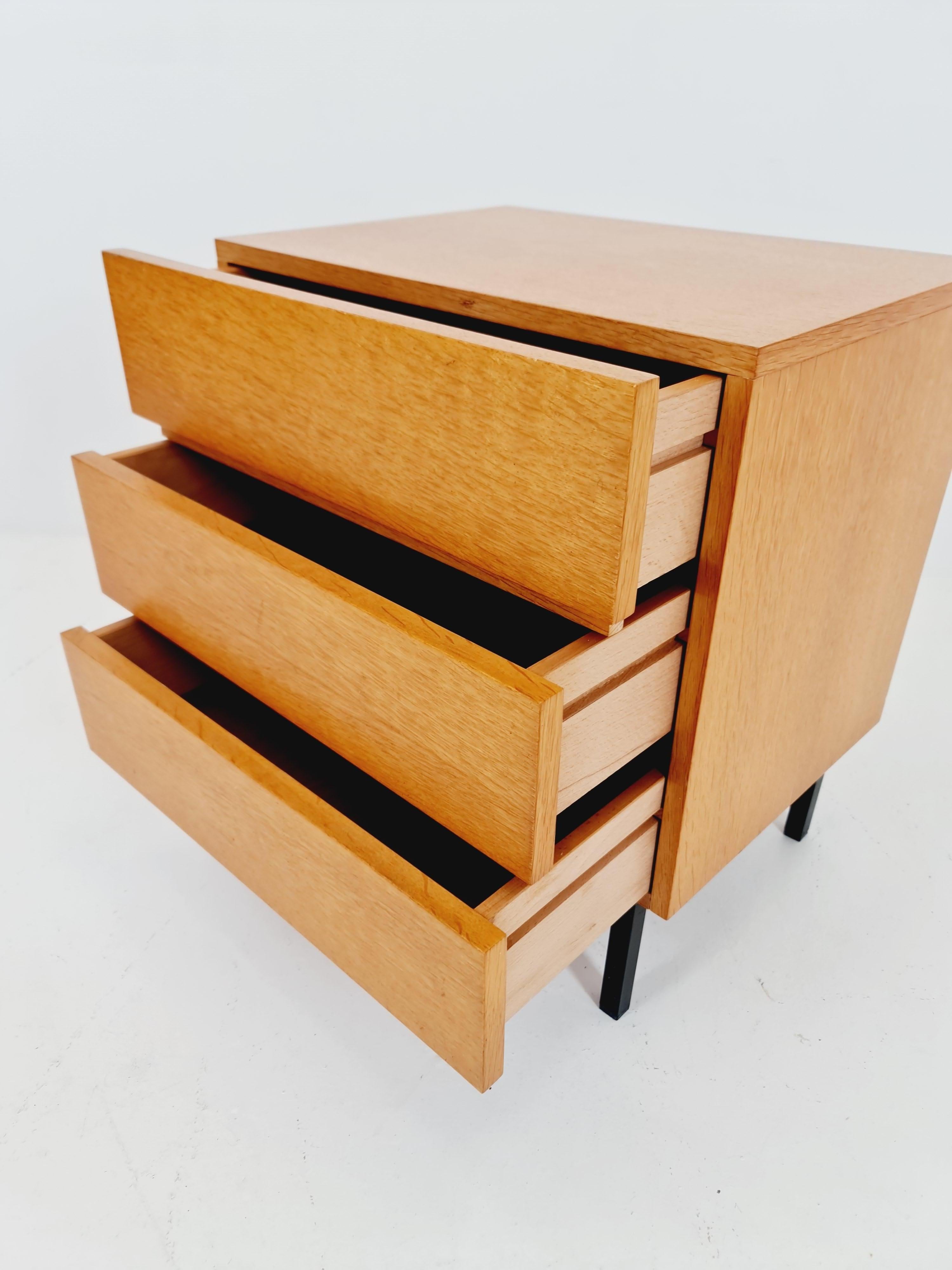 Midcentury German Oak Kommode  von Mustring  Möbel 1960er Jahre (Deutsch) im Angebot
