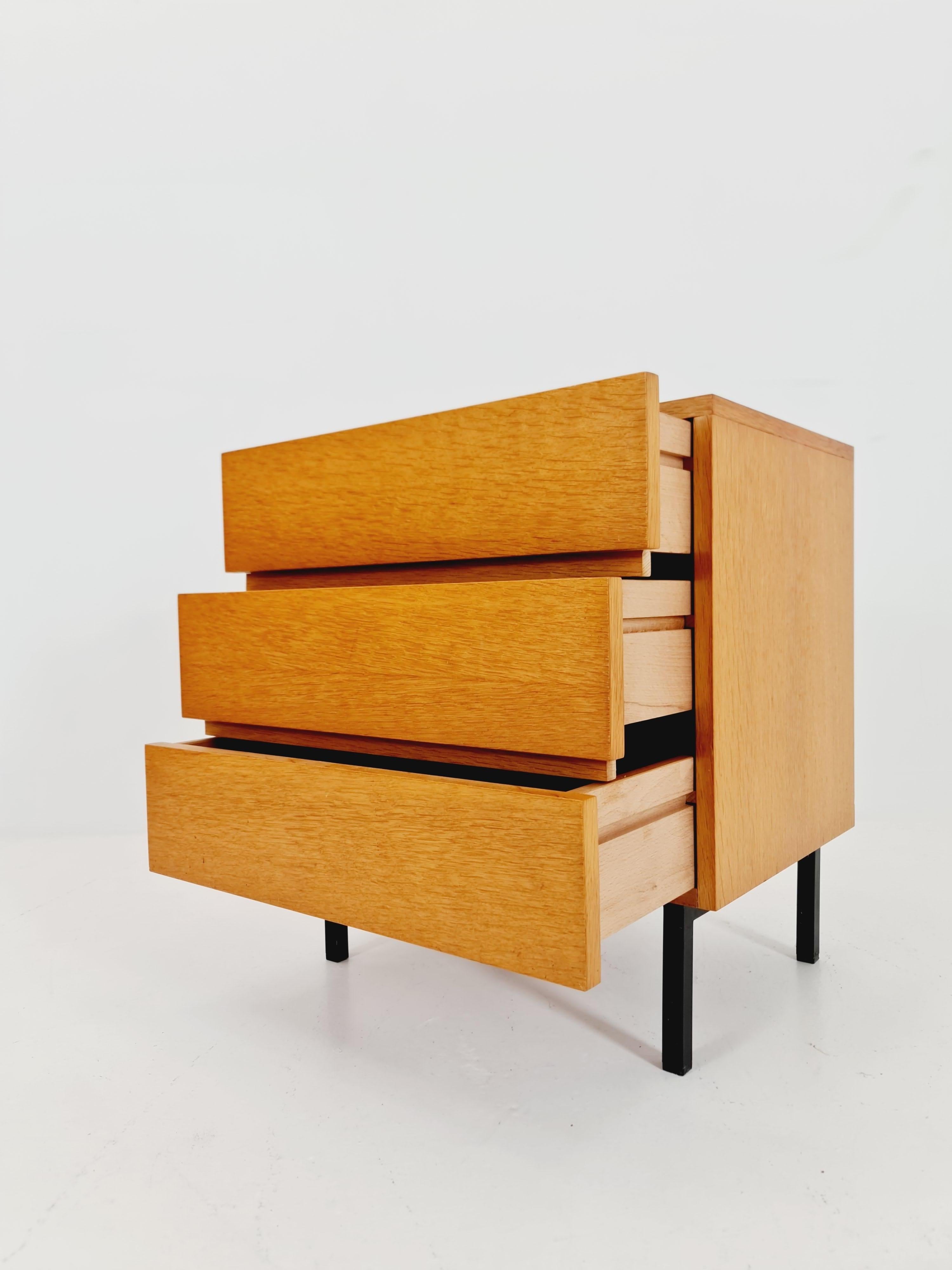 Midcentury German Oak Kommode  von Mustring  Möbel 1960er Jahre im Zustand „Gut“ im Angebot in Gaggenau, DE