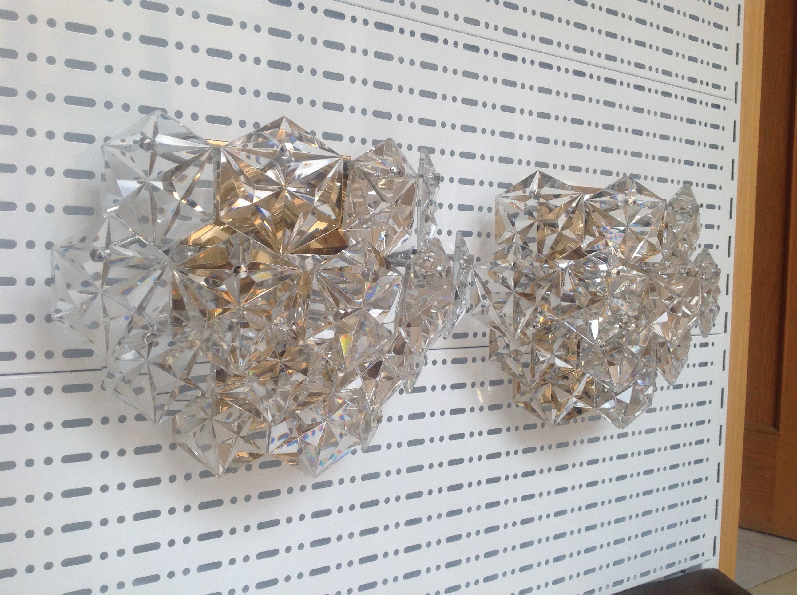 Pareja de grandes apliques de cristal alemanes de mediados de siglo, Kinkeldey, años 60 en venta 1