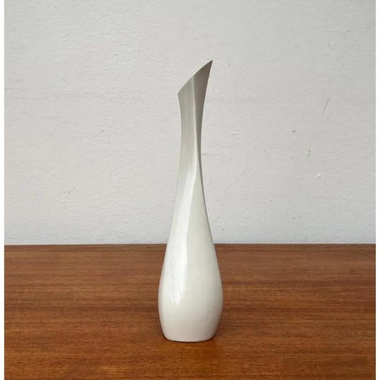 Vaso scultoreo bianco tedesco di metà secolo di Peter Müller per Sgrafo Modern, anni '60 in vendita 4