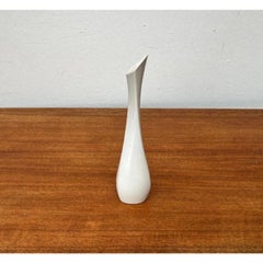 Vaso scultoreo bianco tedesco di metà secolo di Peter Müller per Sgrafo Modern, anni '60