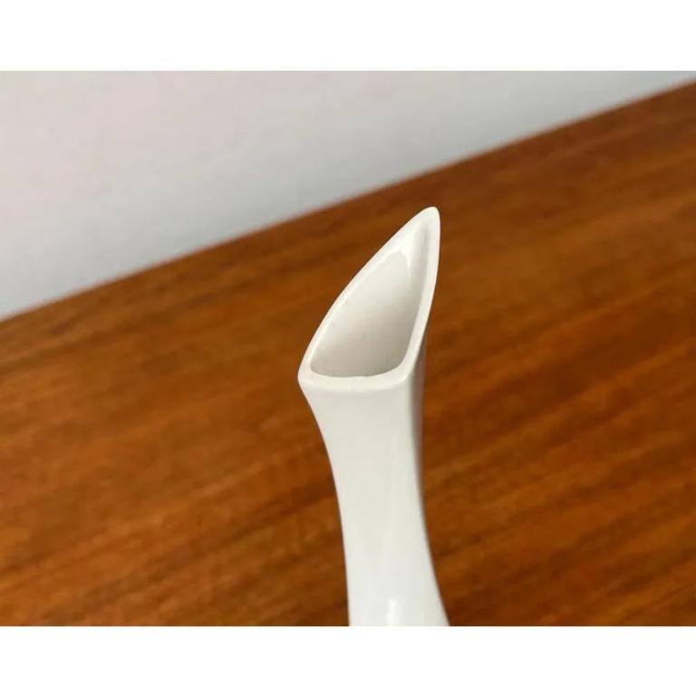 Vaso scultoreo bianco tedesco di metà secolo di Peter Müller per Sgrafo Modern, anni '60 in vendita 1