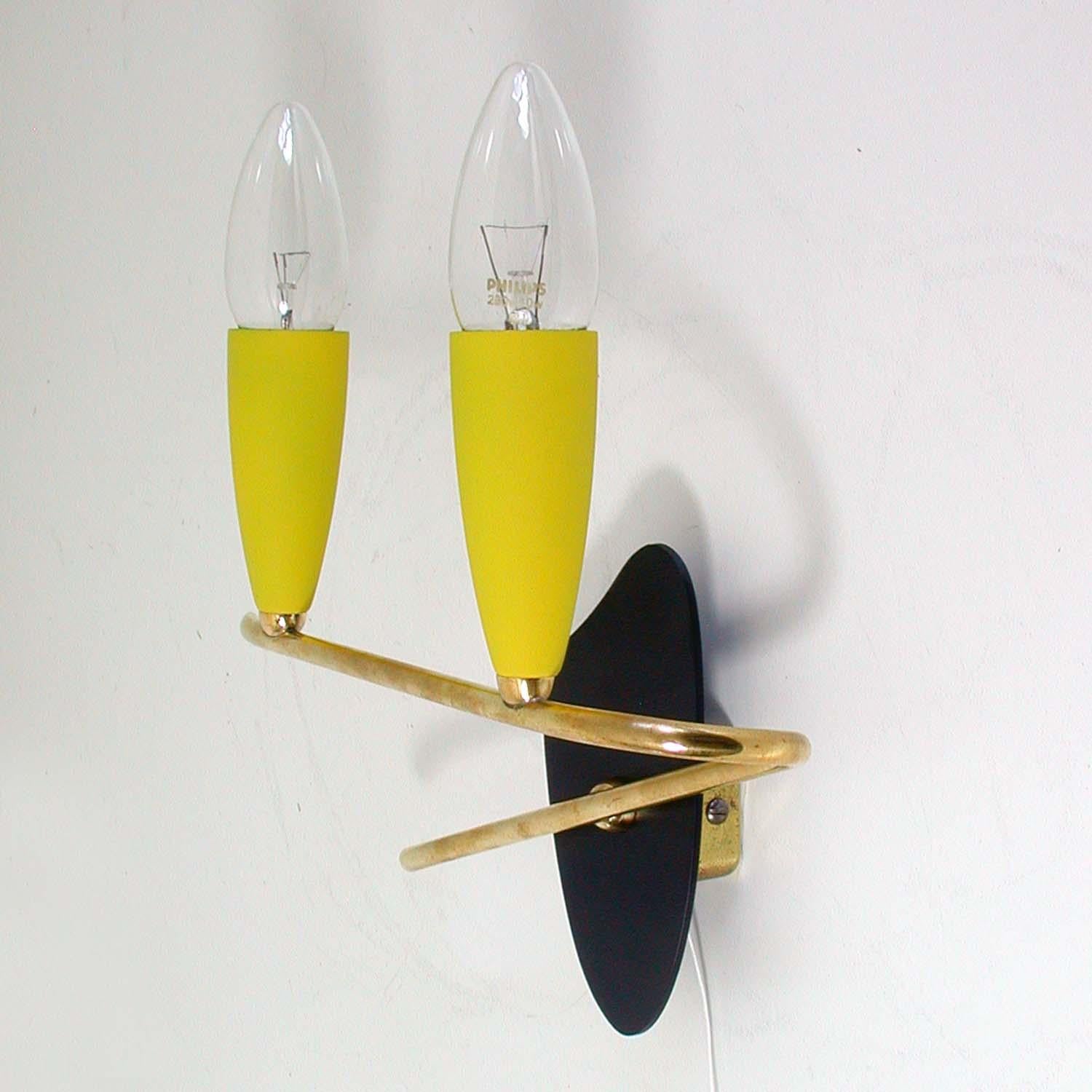 Midcentury German Yellow Black and Brass Wall Light Sconce, 1950s In Good Condition In NUEMBRECHT, NRW