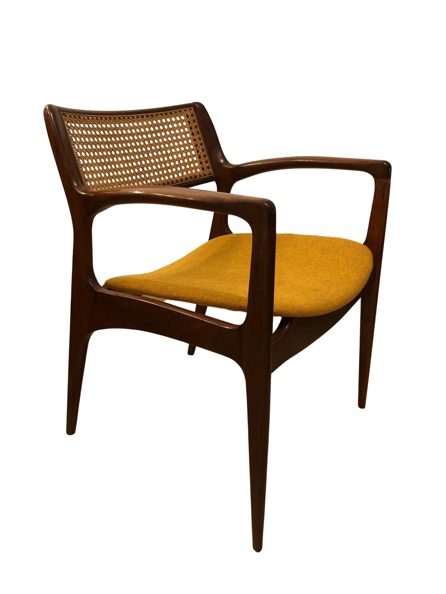Midcentury GFM-120 Sessel von Edmund Homa, 1960er Jahre, Set  von zwei (Moderne der Mitte des Jahrhunderts) im Angebot