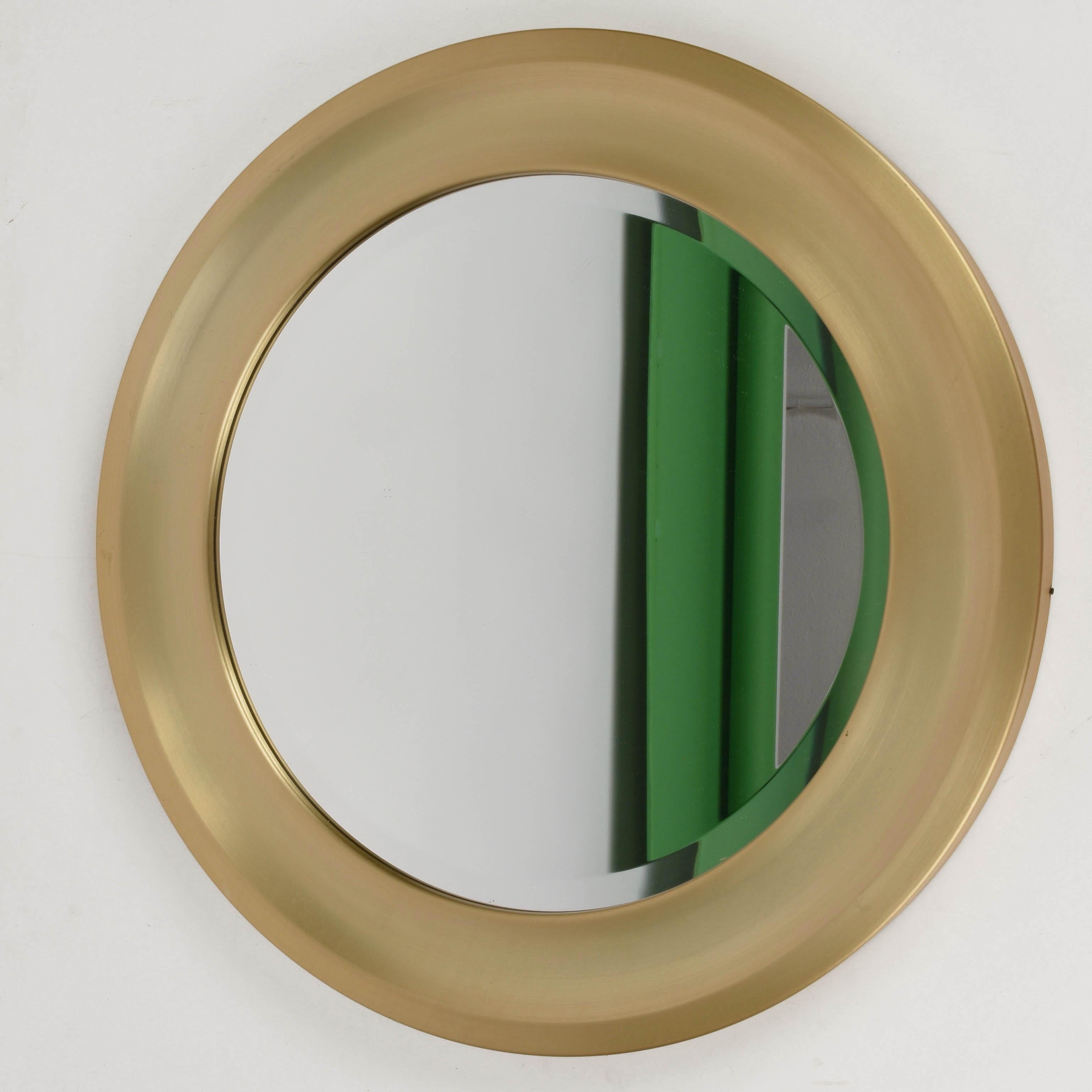 Midcentury Gilded Aluminum Frame Round Bevel Italian Mirror Artemide Style 1960s In Good Condition For Sale In Roma, IT