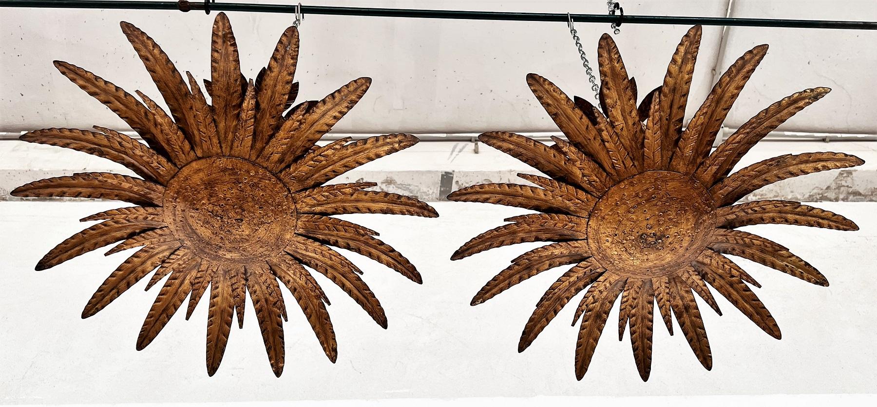 Spanish Mid-Century Gilt Metal Palm Leaf Chandelier, 1970s, Set of 2