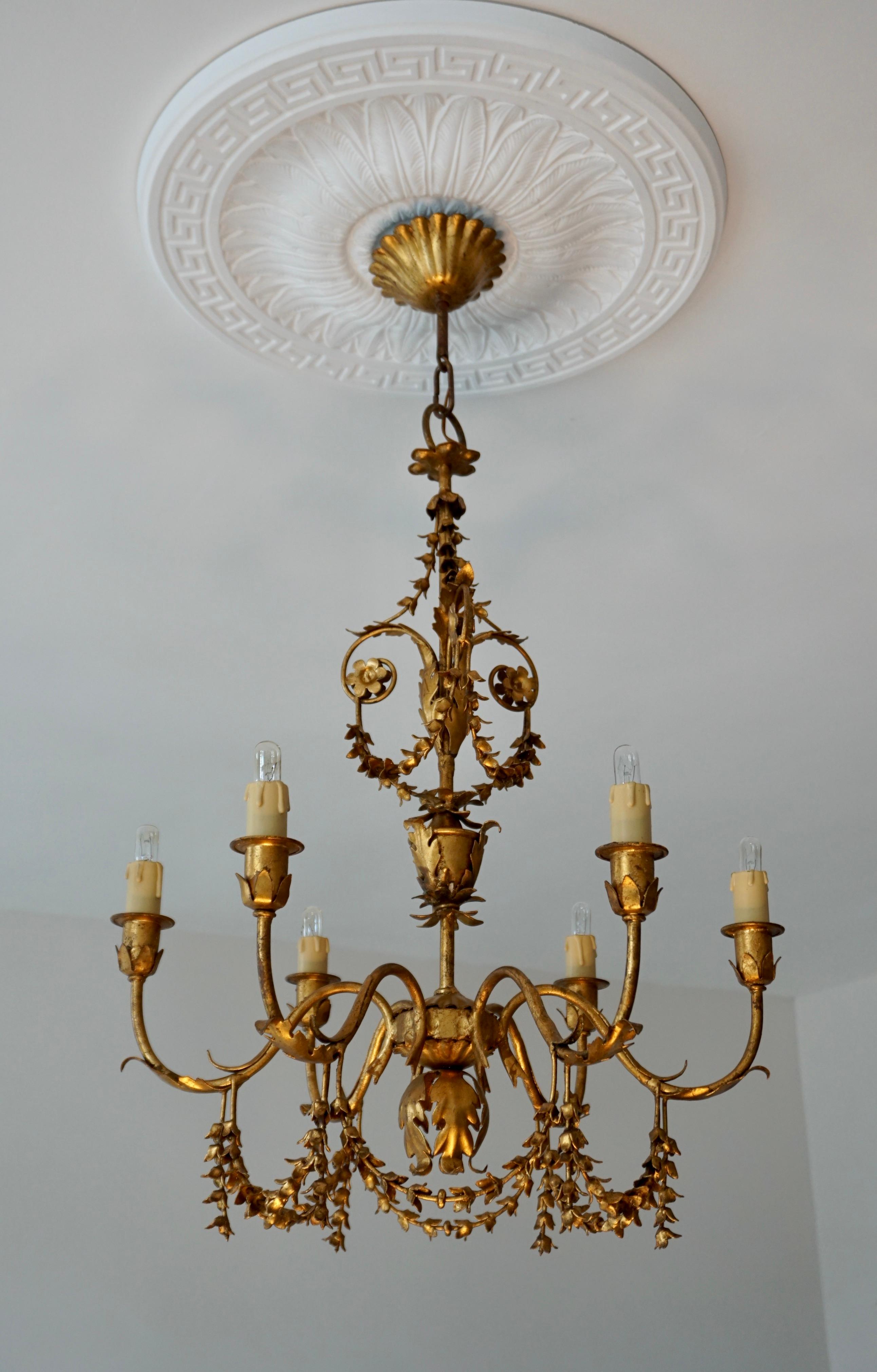 Midcentury Gilt Metal Palm Leave Chandelier In Good Condition For Sale In Antwerp, BE