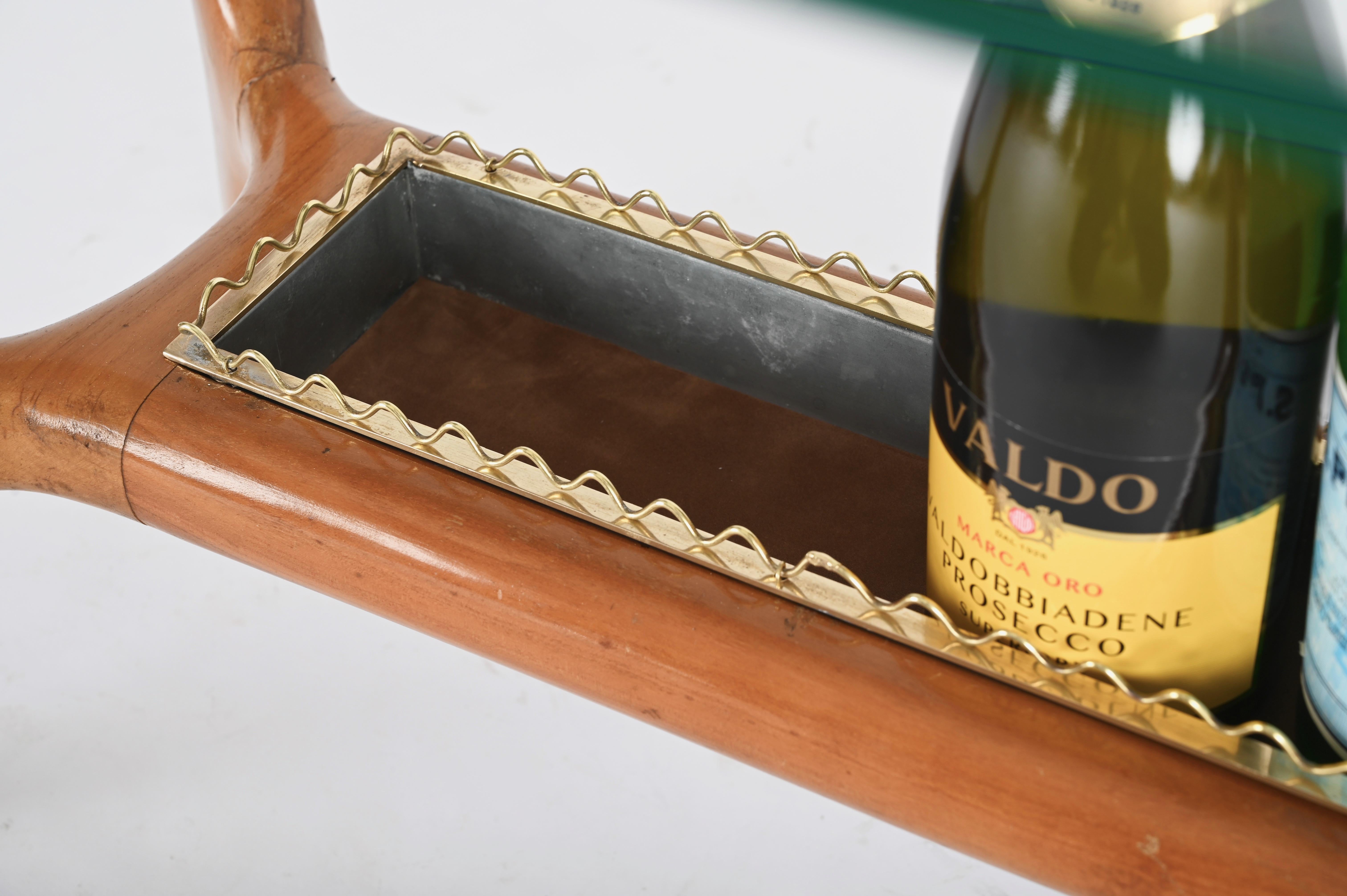 Table basse Gio Ponti en noyer et laiton avec cristal, Italie, années 1950 en vente 3