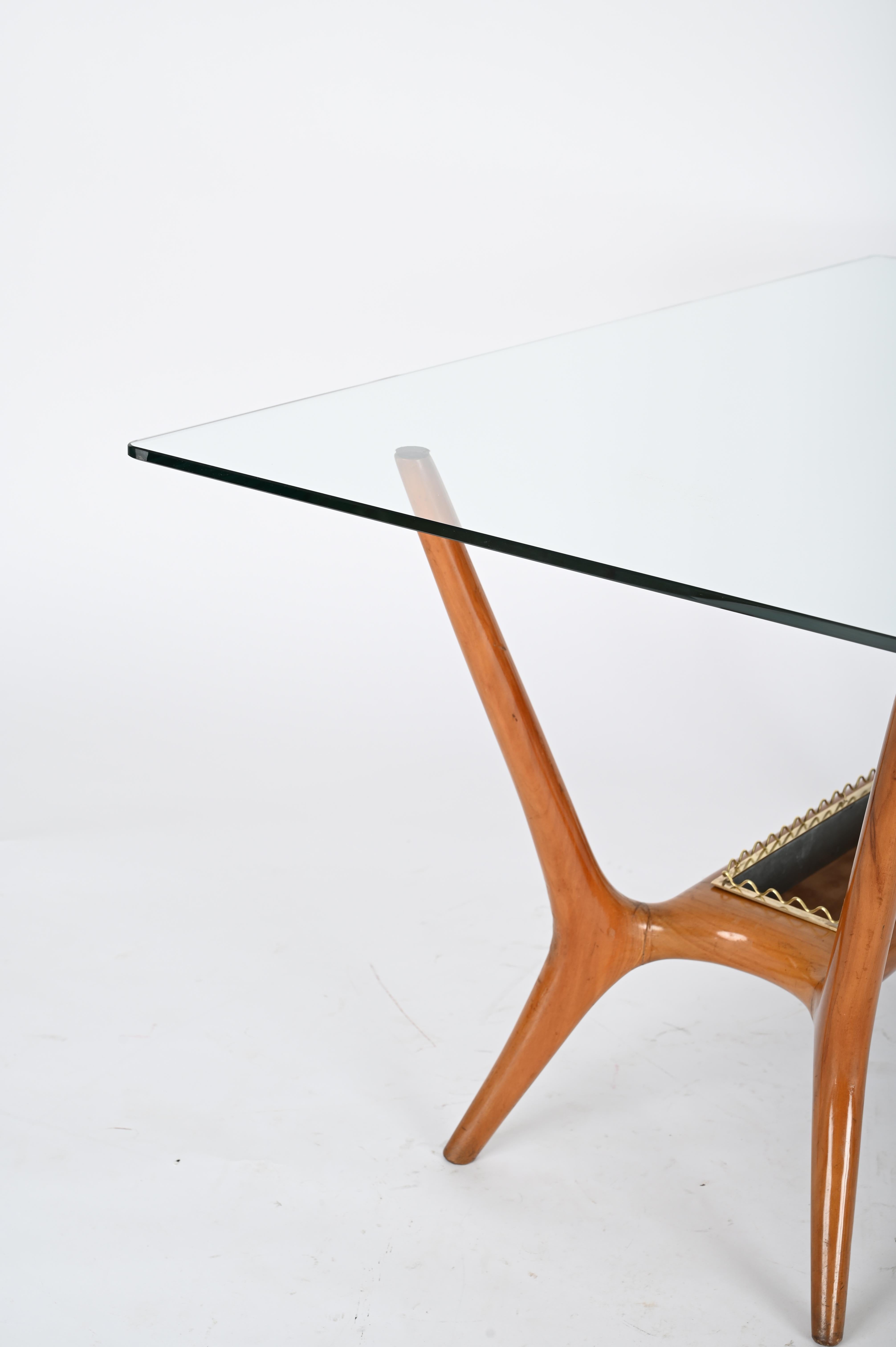 Table basse Gio Ponti en noyer et laiton avec cristal, Italie, années 1950 en vente 9