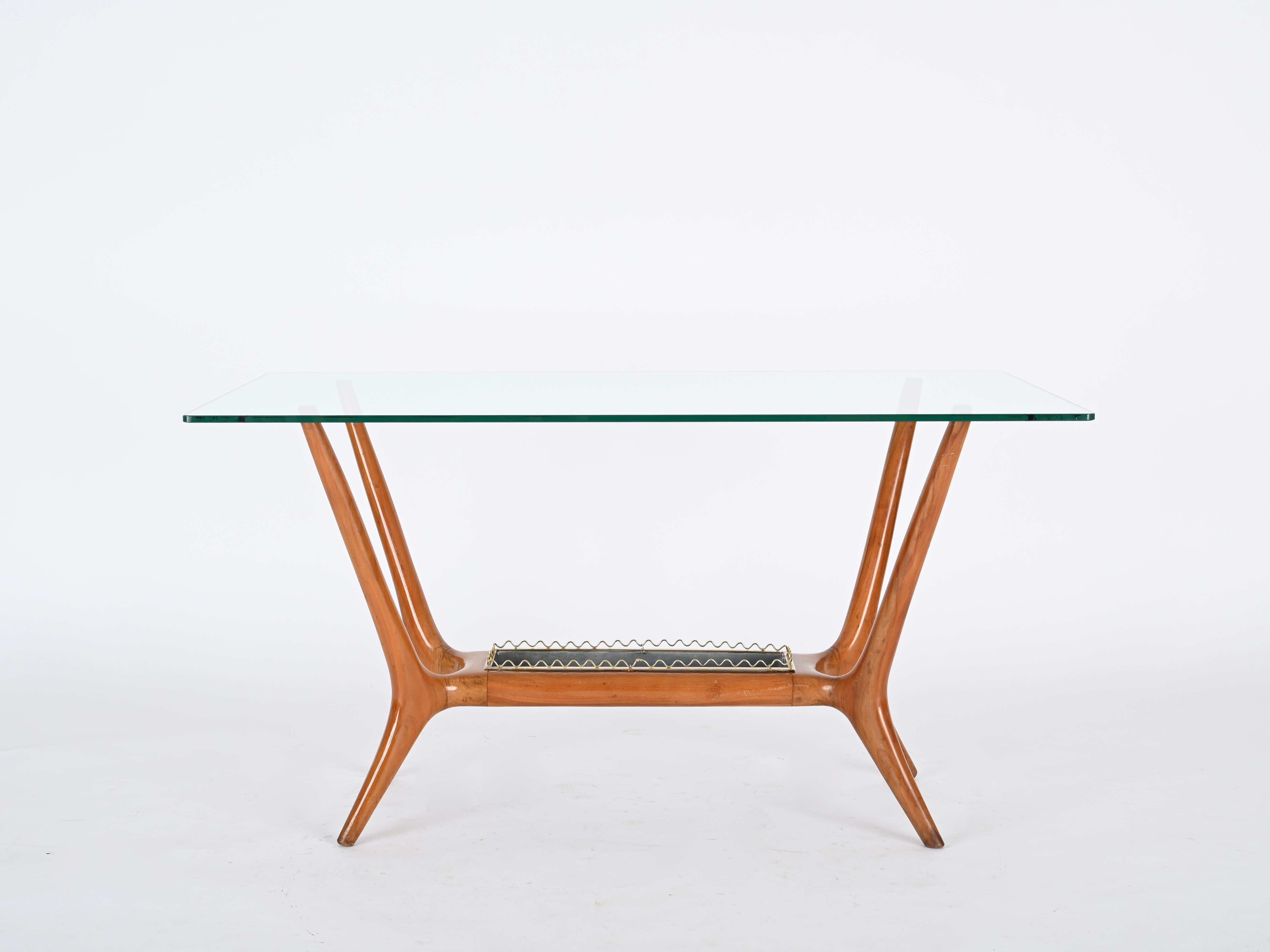 Fait main Table basse Gio Ponti en noyer et laiton avec cristal, Italie, années 1950 en vente