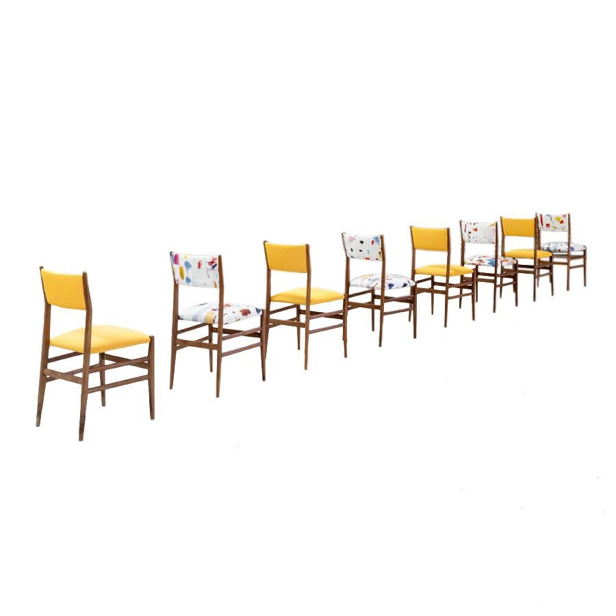 Midcentury Gio Ponti Set of Twelve Leggera by Cassina Wood Linen Italian Chairs In Good Condition For Sale In Madrid, ES