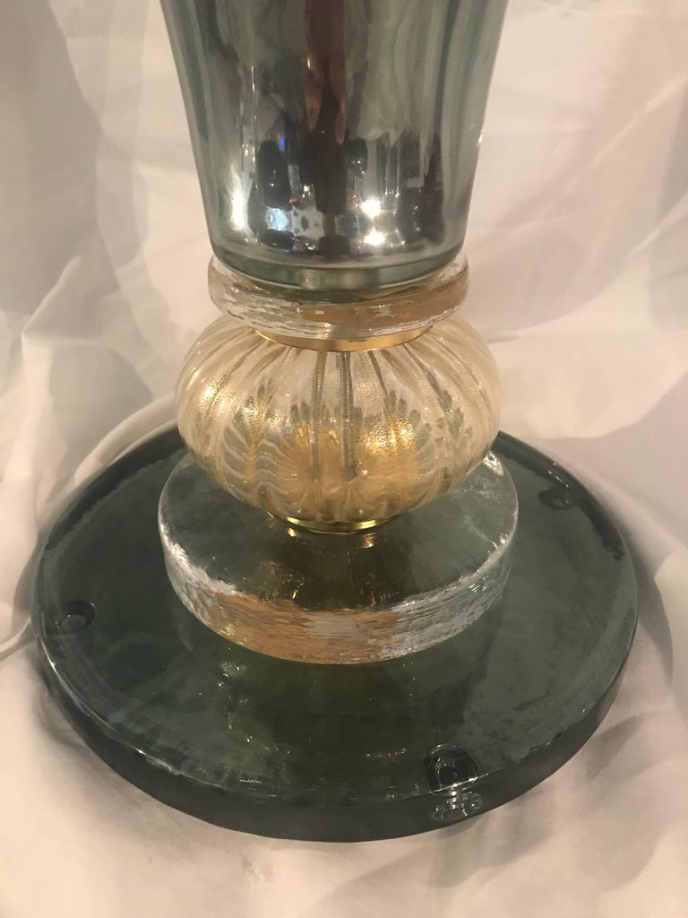 Midcentury Gio Ponti Style Italian Green Glass and Brass Table Lamp For Sale 3