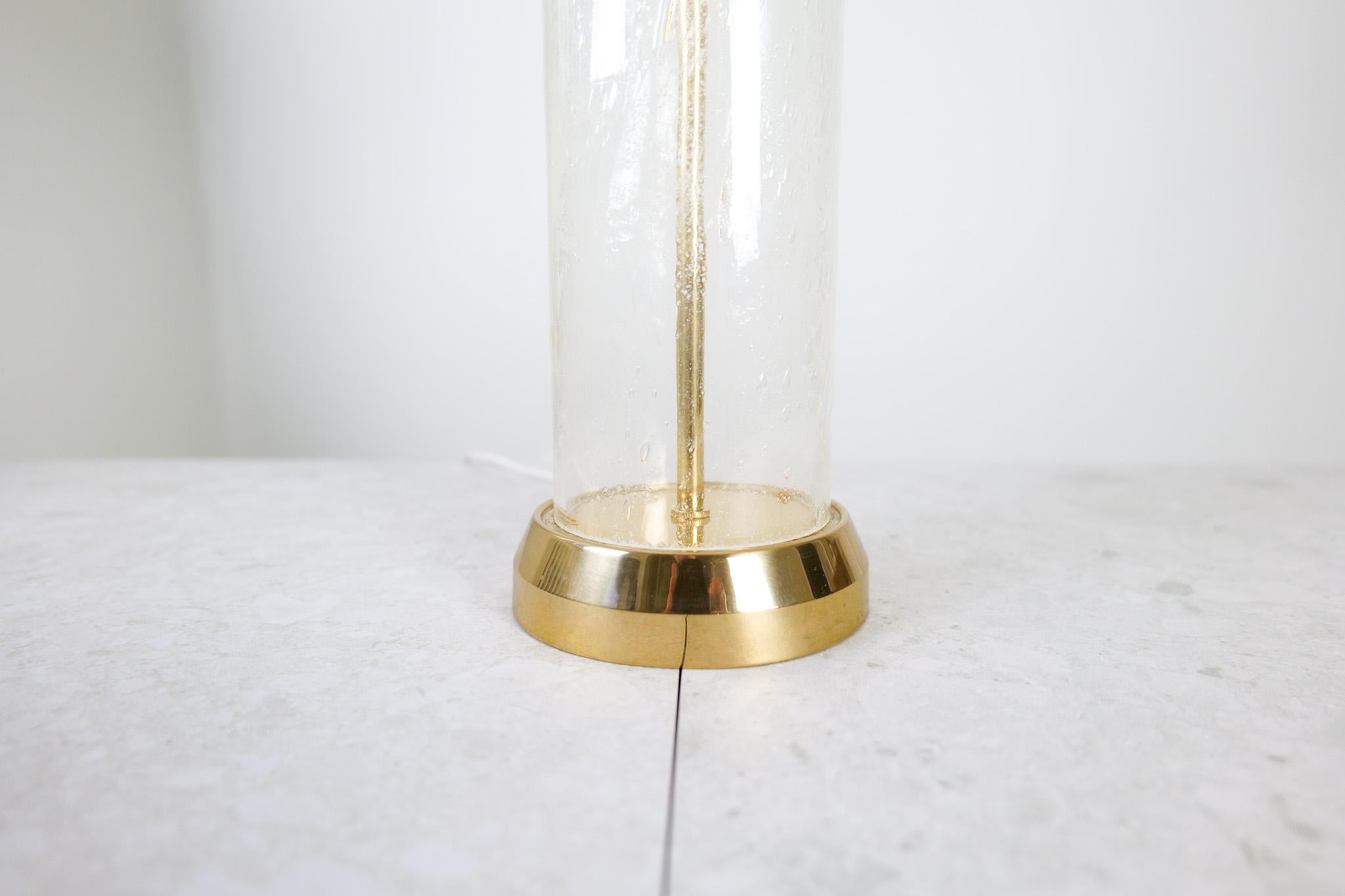 Midcentury Modern Glass and Brass Table Lamp Bergbom B-019 Sweden 1960s In Good Condition For Sale In Hillringsberg, SE
