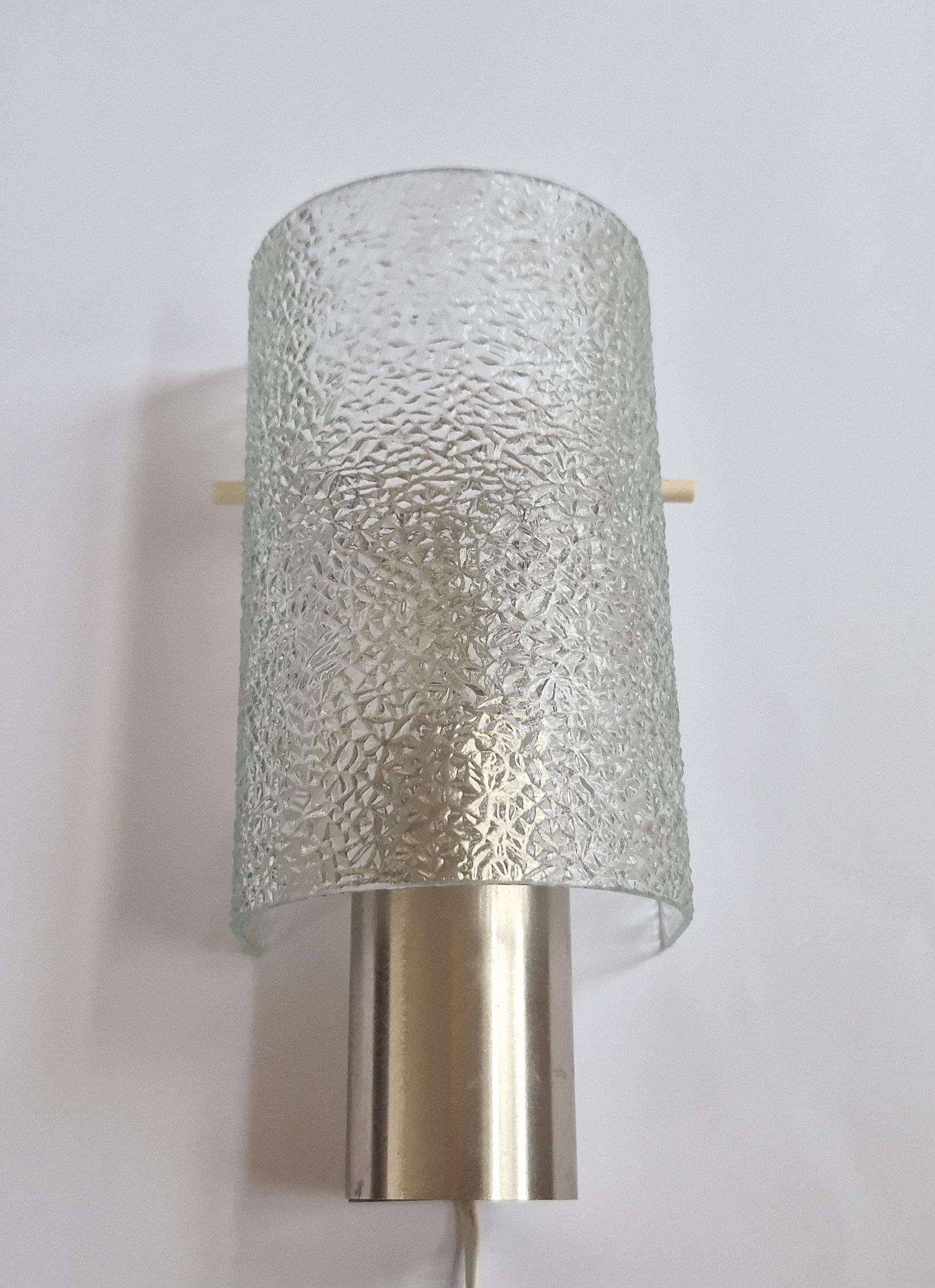 Wandleuchte aus Glas und Chrom aus der Jahrhundertmitte, Deutschland, 1970er Jahre im Angebot 6