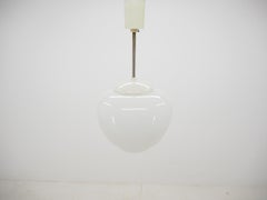 Lampadario in vetro e bachelite bianca del Medioevo, Cecoslovacchia, anni '60