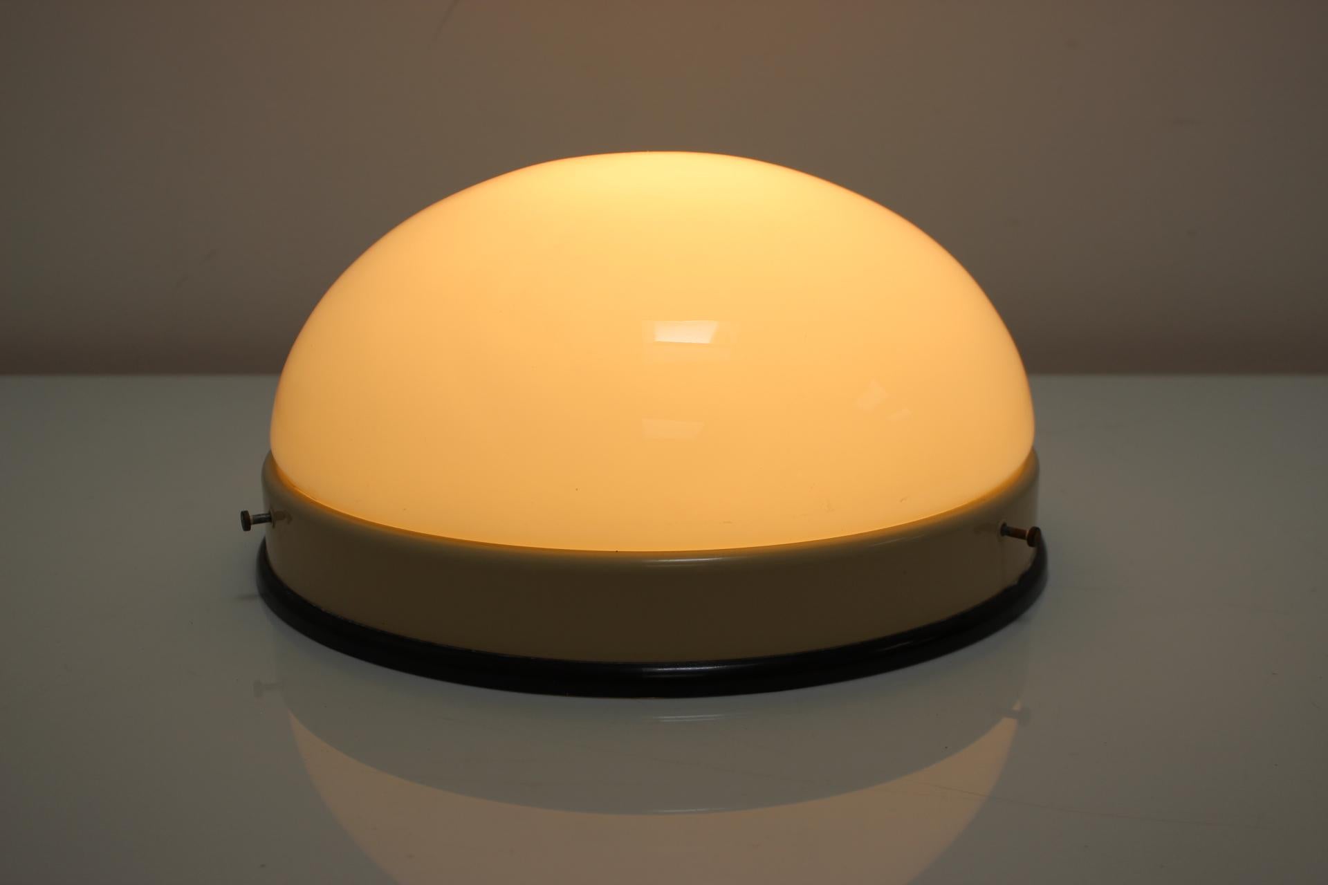 Mediados de siglo  Lámpara de techo, empotrable o aplique de cristal, años 60 Moderno de mediados de siglo en venta