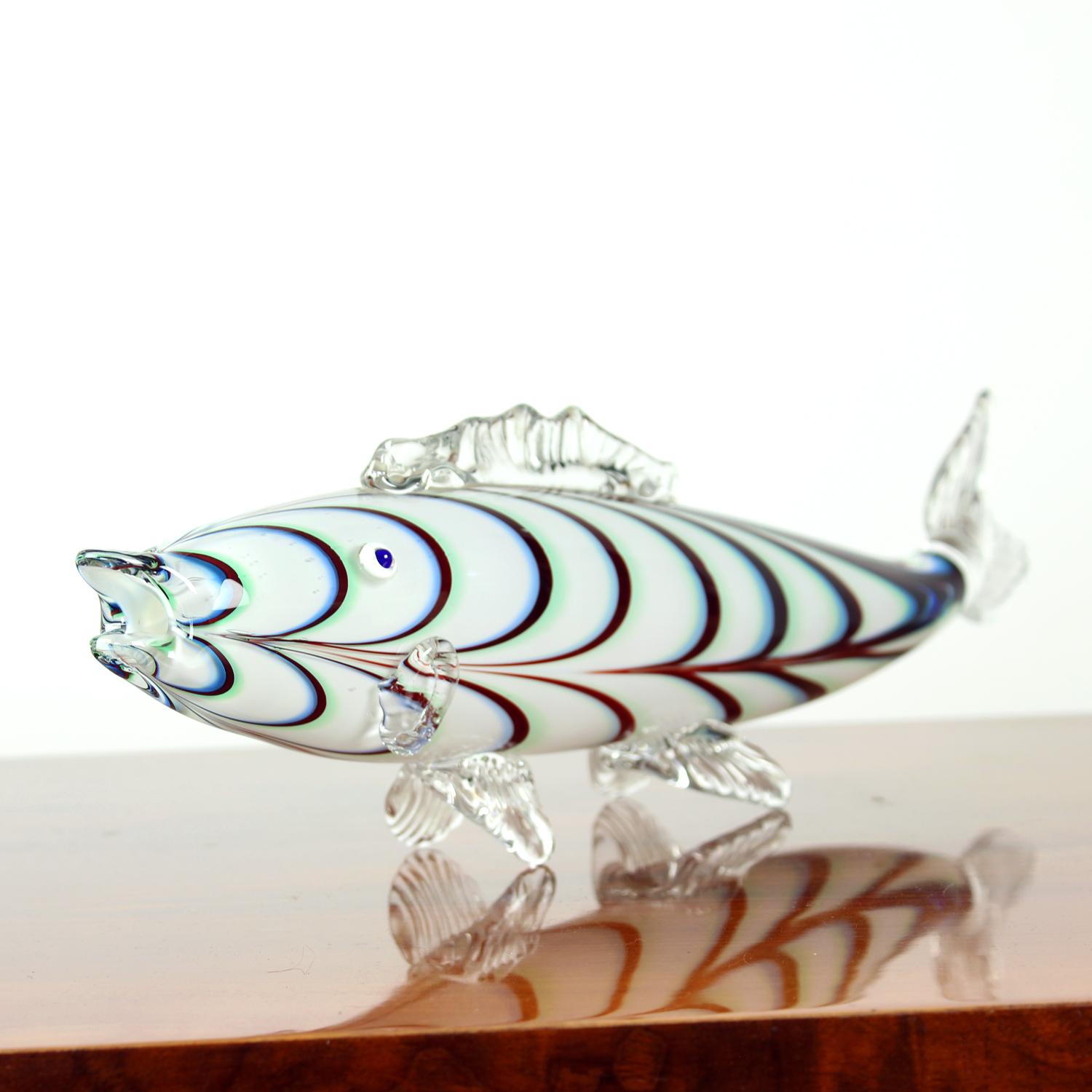 Statue de poisson en verre du milieu du siècle, Tchécoslovaquie années 1960 Excellent état - En vente à Zohor, SK