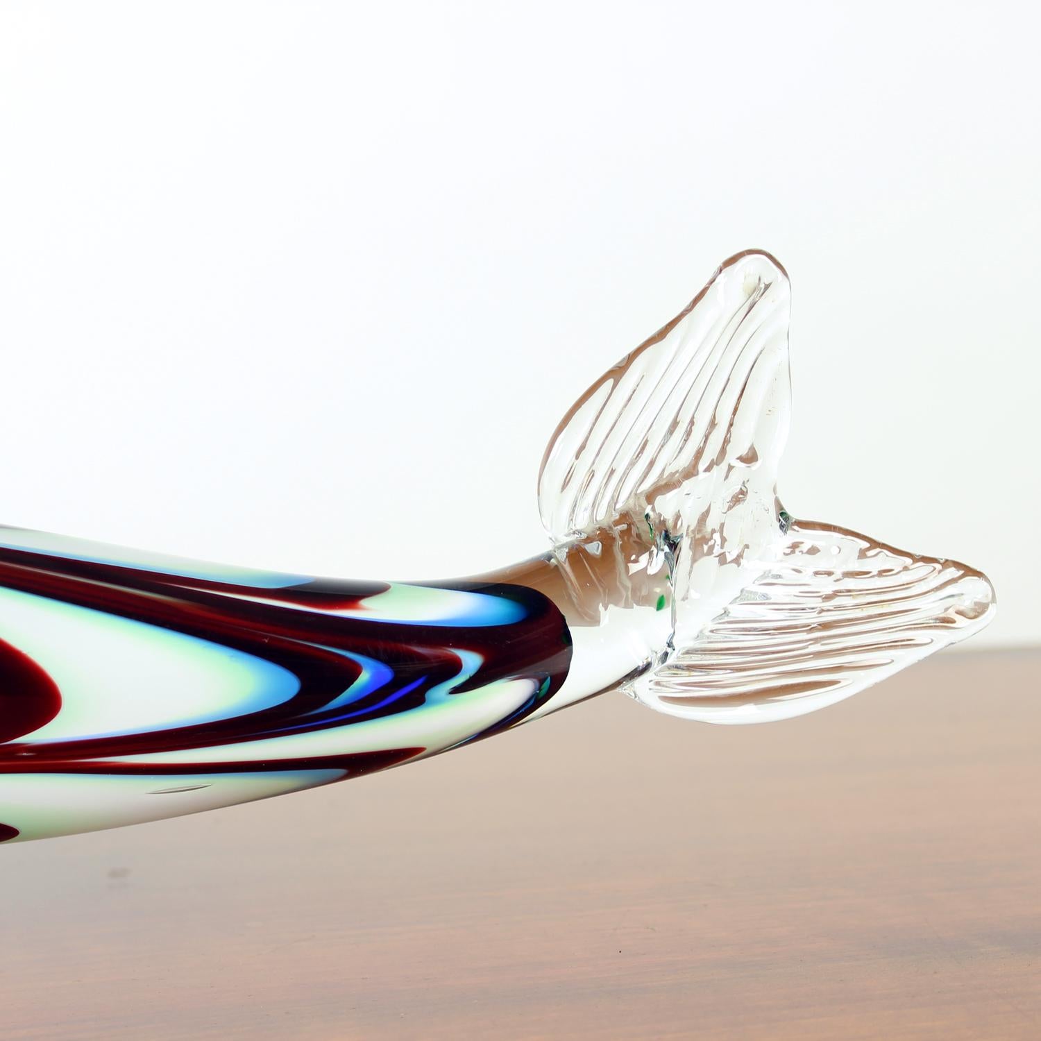 Verre d'art Statue de poisson en verre du milieu du siècle, Tchécoslovaquie années 1960 en vente