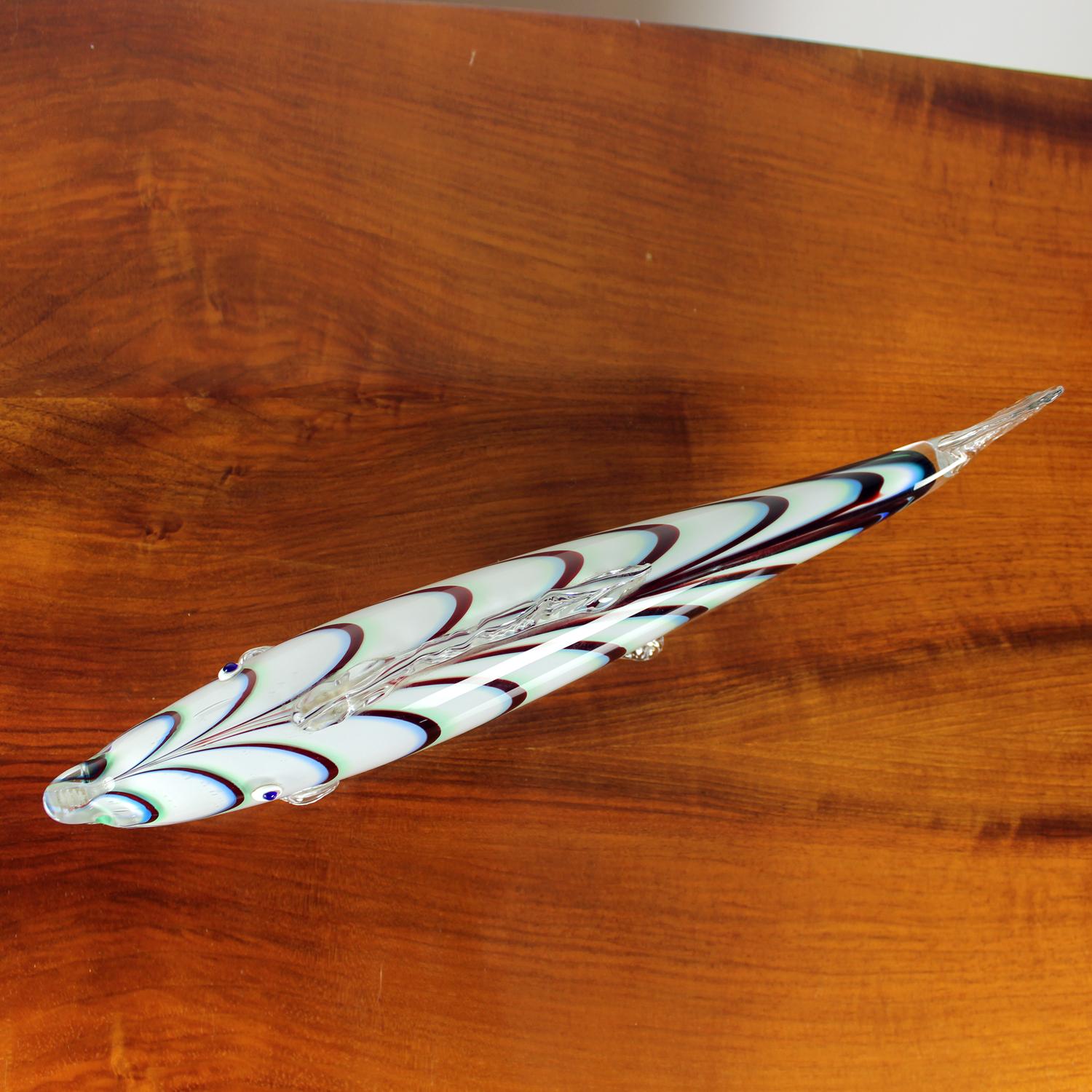 Statue de poisson en verre du milieu du siècle, Tchécoslovaquie années 1960 en vente 2