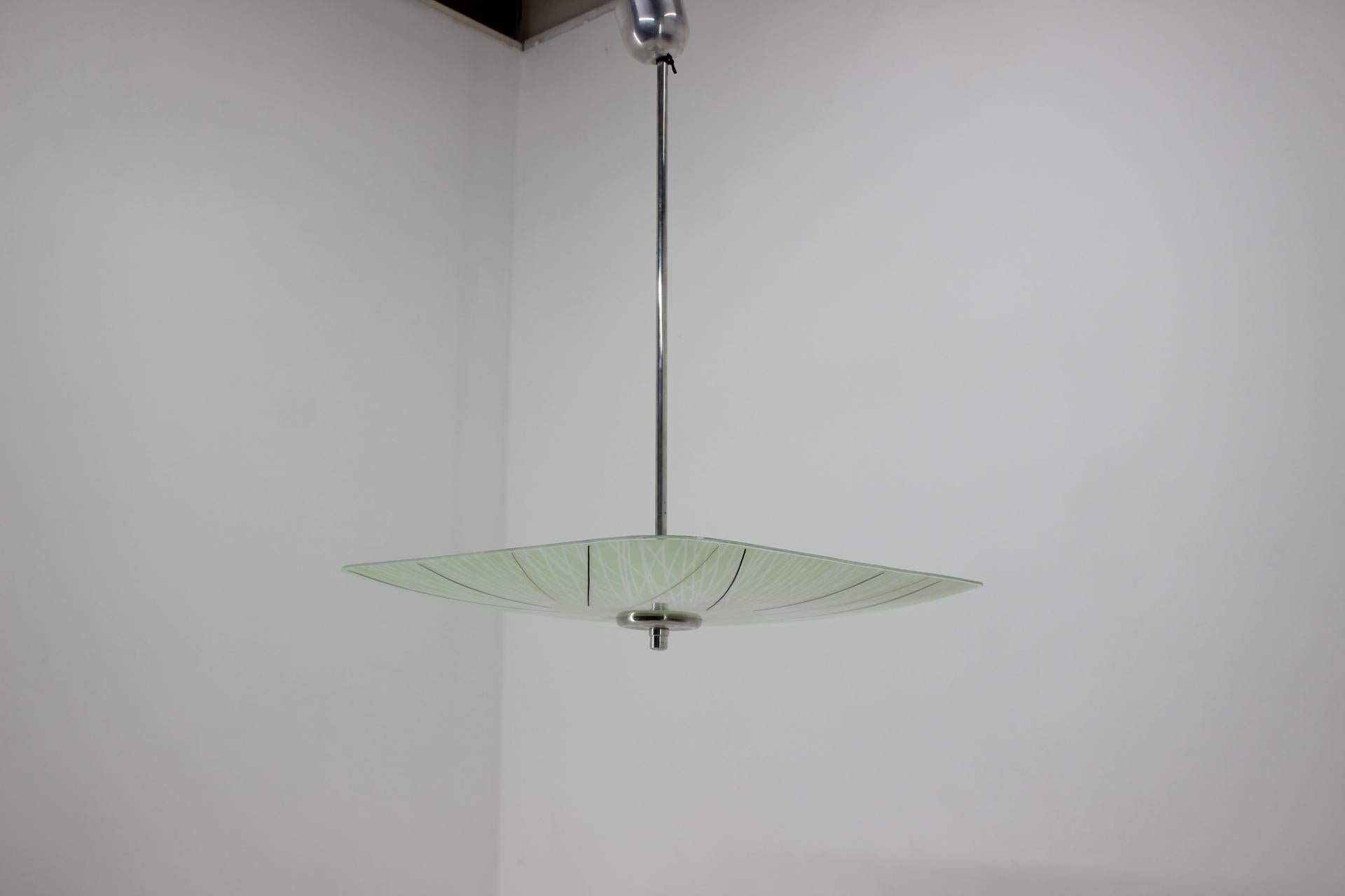 Milieu du XXe siècle Pendentif en verre du milieu du siècle / Napako, années 1960 en vente
