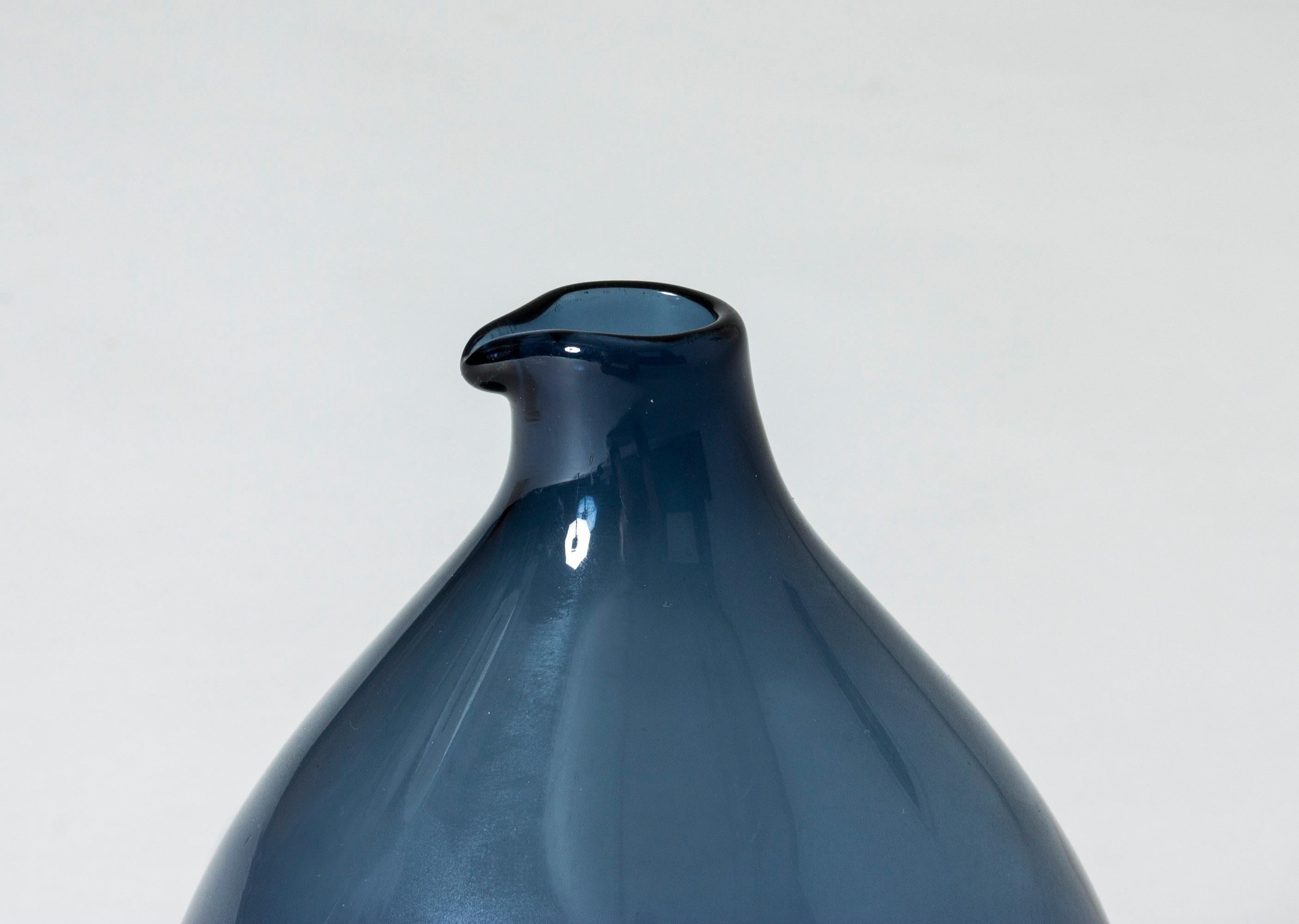 Scandinavian Modern Midcentury Glass Vase by Timo Sarpaneva