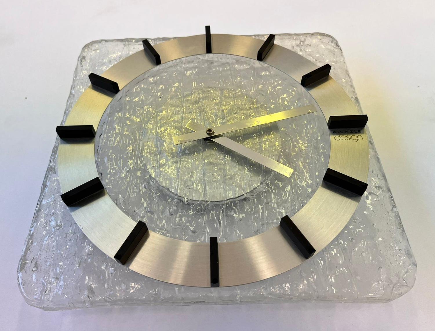 Reloj de Pared de Cristal del S.M. Diseño Kienzle, Alemania, 1970 Moderno de mediados de siglo en venta