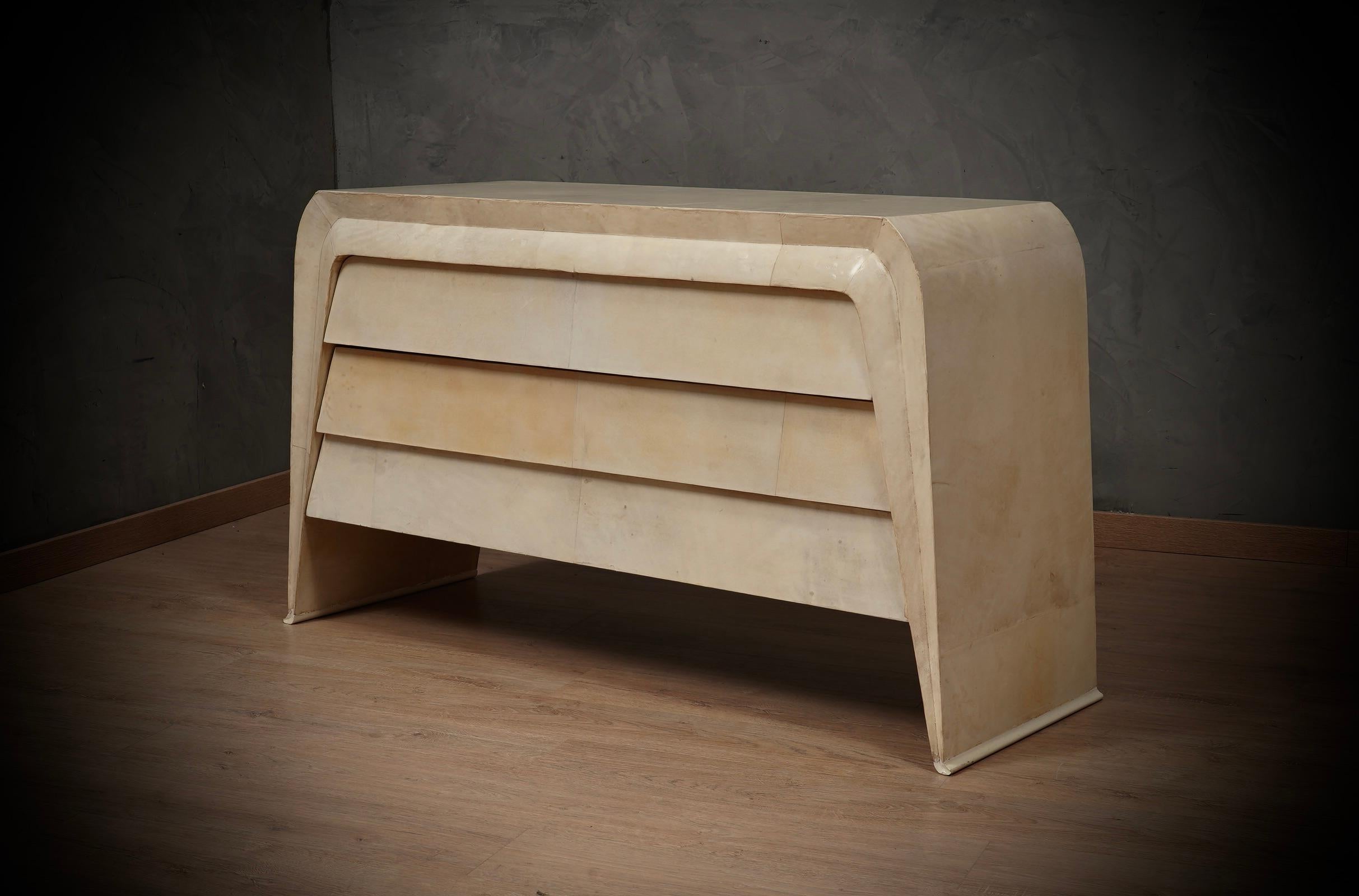 Commode et commode italienne en peau de chèvre blanche du milieu du siècle, 1990 en vente 3