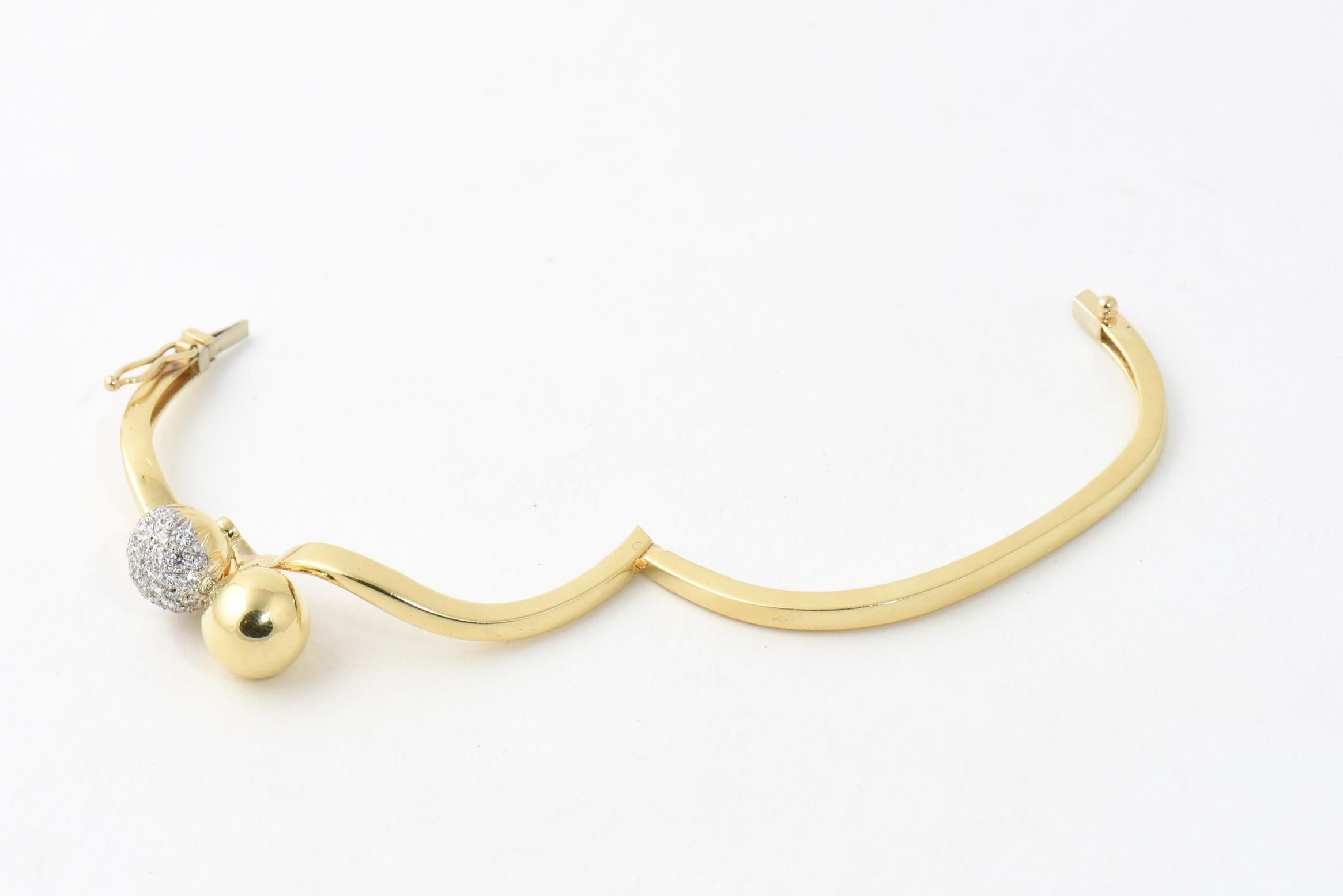 Midcentury Gold and Pave Diamond Bypass Ball Bangle Bracelet In Good Condition For Sale In Miami Beach, FL