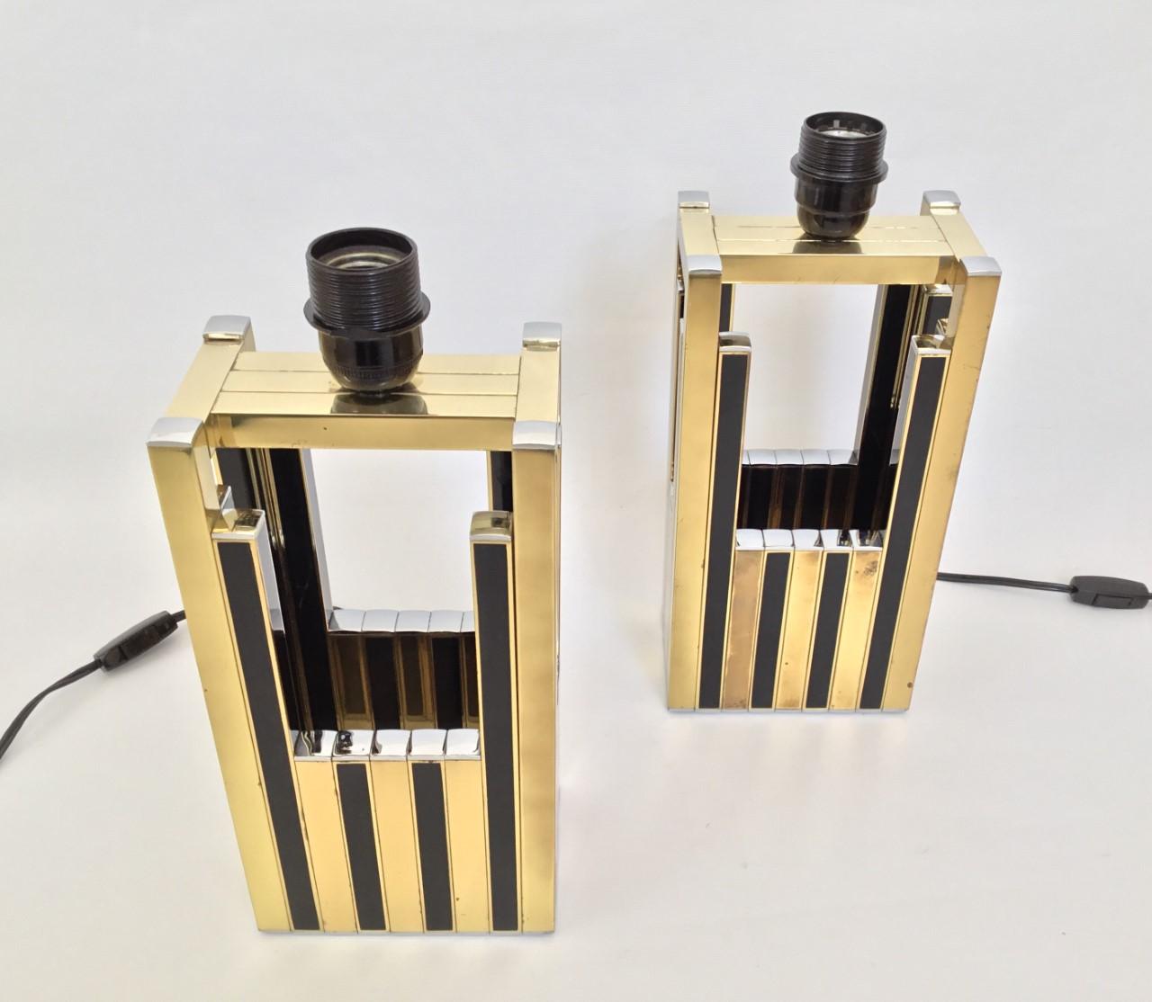 Paar schwarze Emanel-Tischlampen aus Gold und Messing von Willy Rizzo aus der Mitte des Jahrhunderts, 1970er Jahre 1