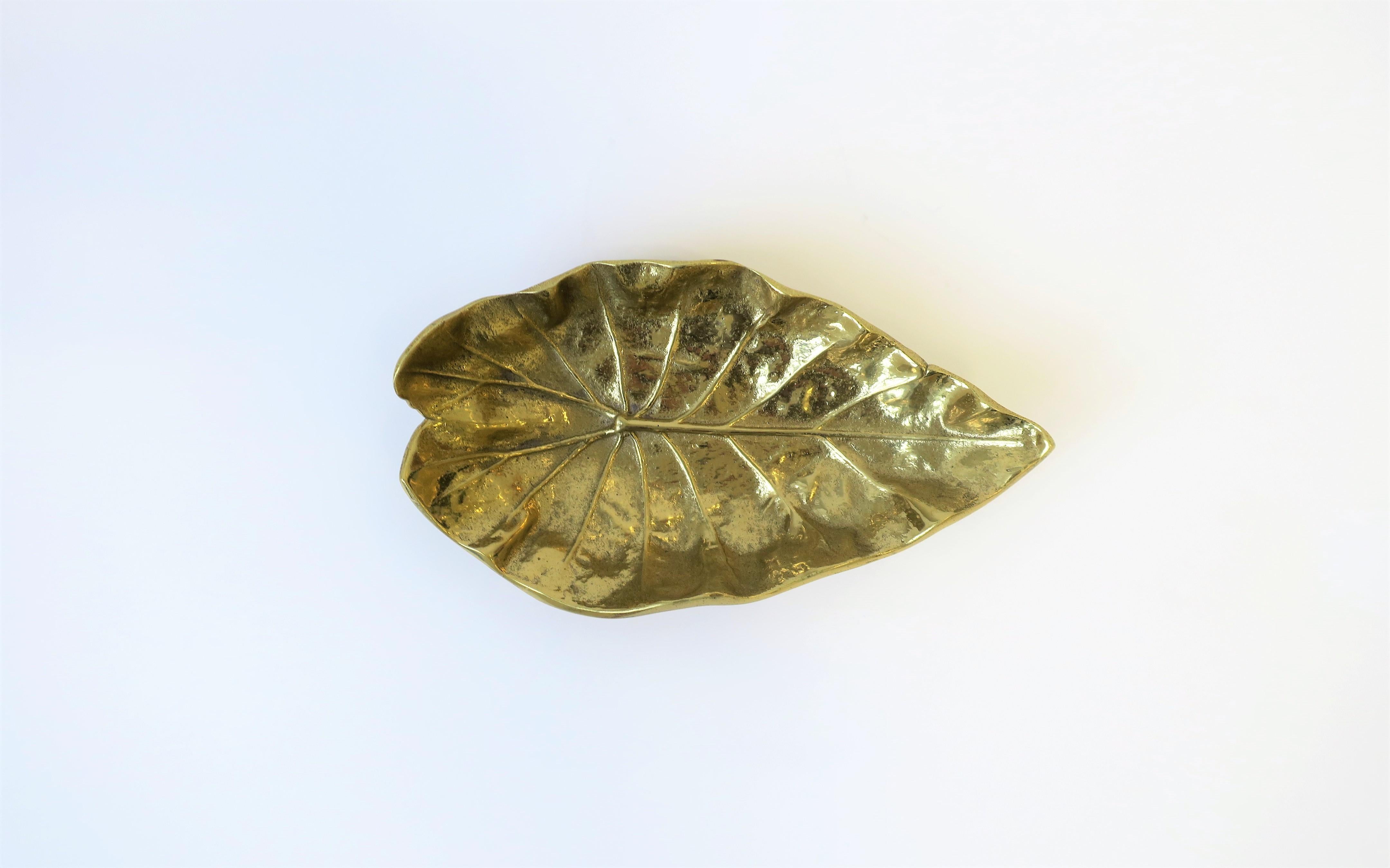 brass leaf object