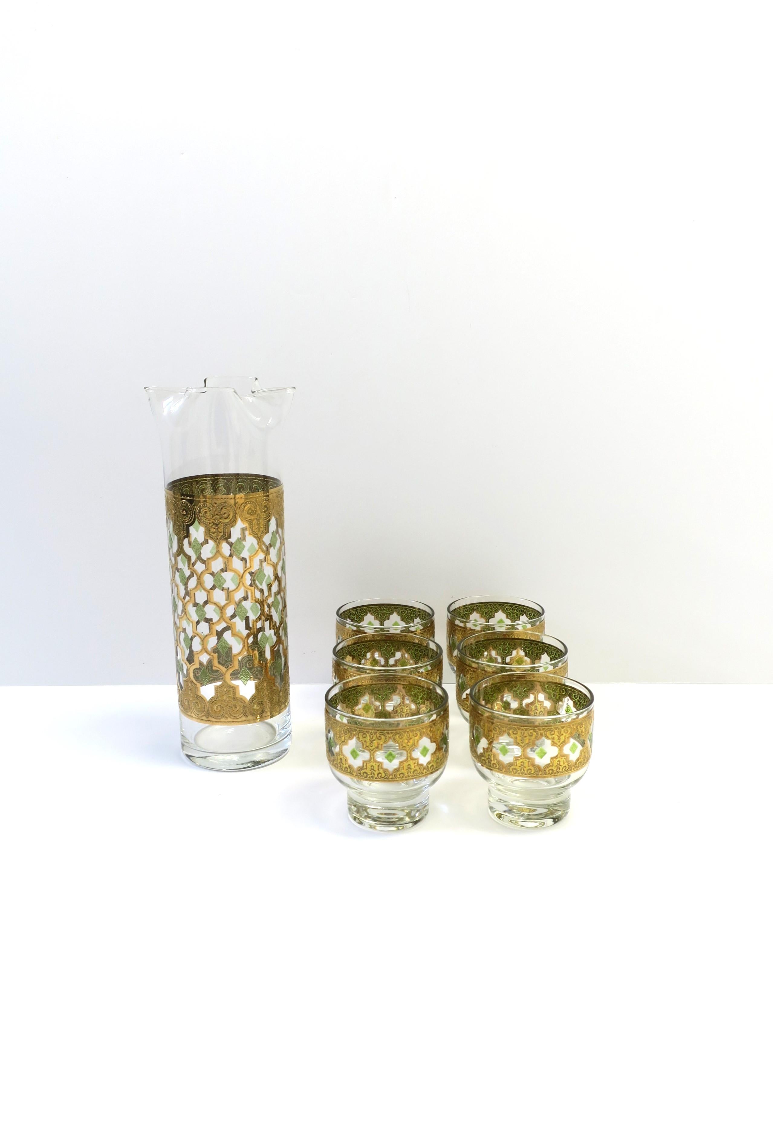 Mid-Century Modern Gold Cocktail Mixer Decanter & Cocktail Rocks Glasses by Culver Ltd, 1960s For Sale