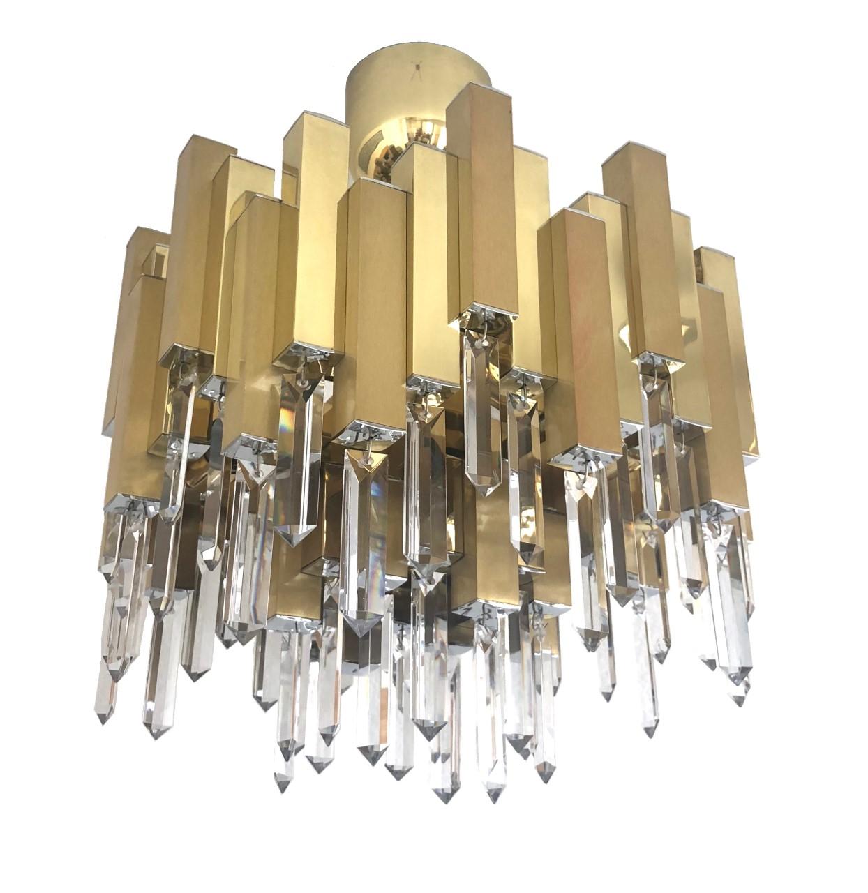 Unique, extraordinary and marvelous midcentury chandelier by Lumica, This chandelier was made during the 1970s in Barcelona (Spain) for the company “LUMICA