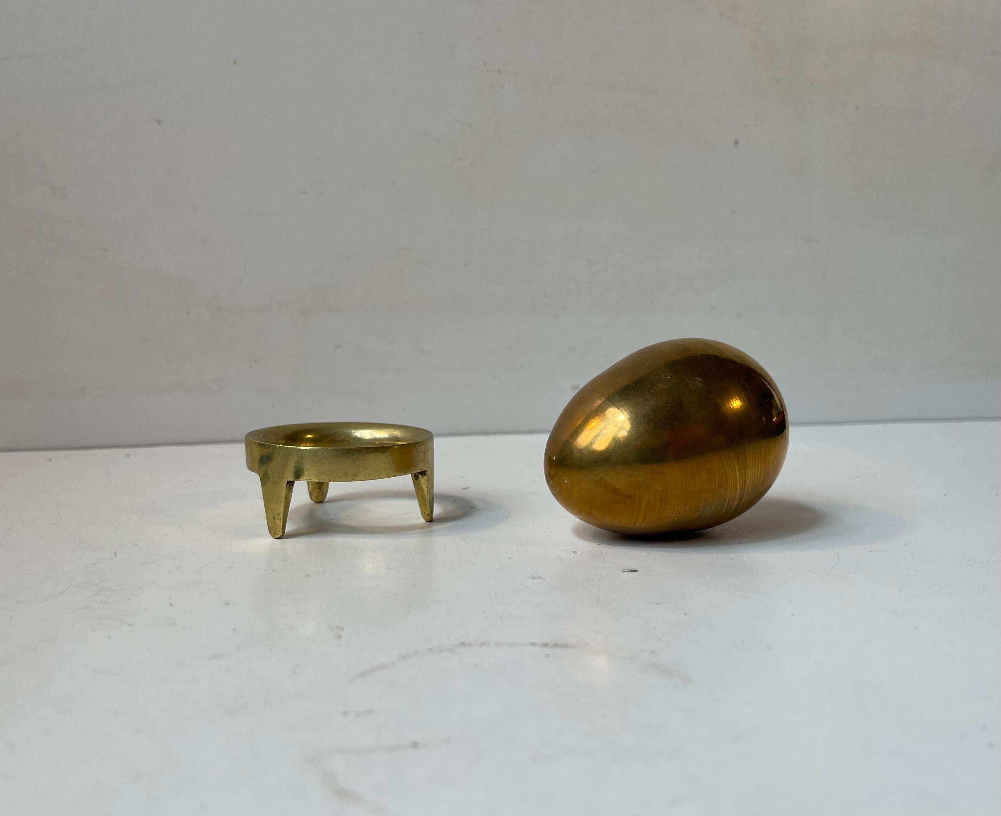 Mid-Century moderno Uovo in bronzo 'dorato' di Illum Bolighus in vendita