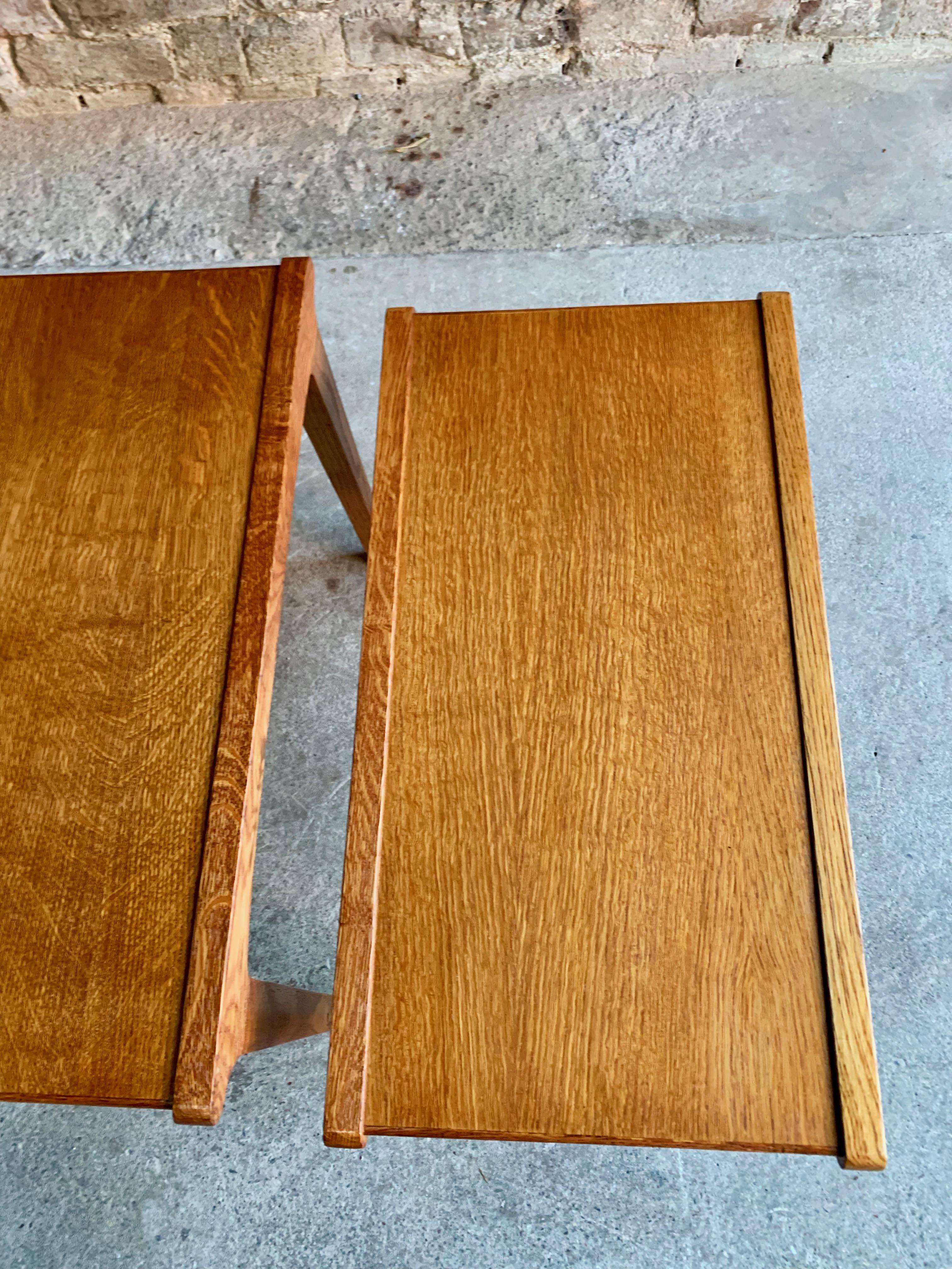 Midcentury Gordon Russell Nest of Tables Set of Three Oak, 1950s In Good Condition In Longdon, Tewkesbury