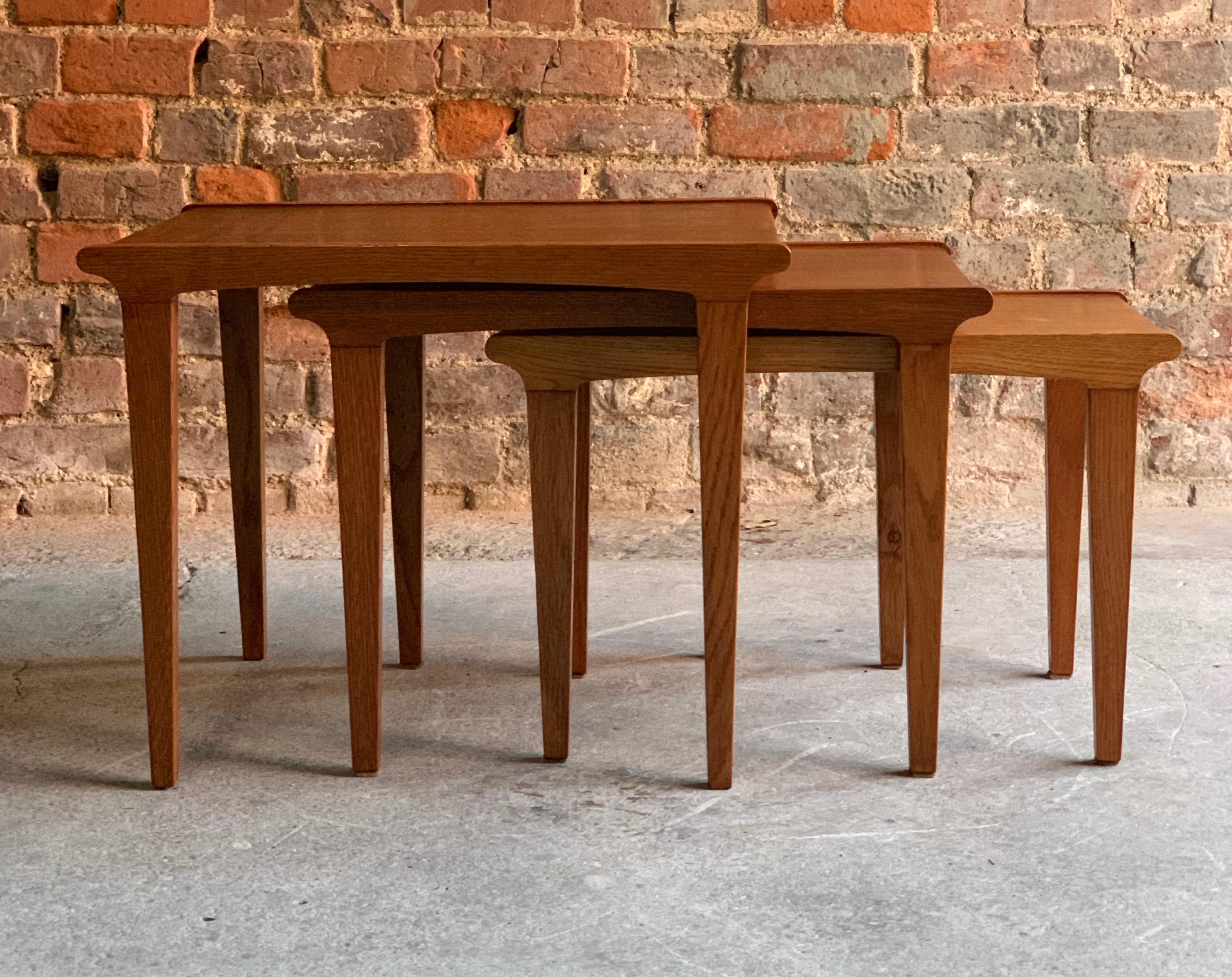 Midcentury Gordon Russell Nest of Tables Set of Three Oak, 1950s 2