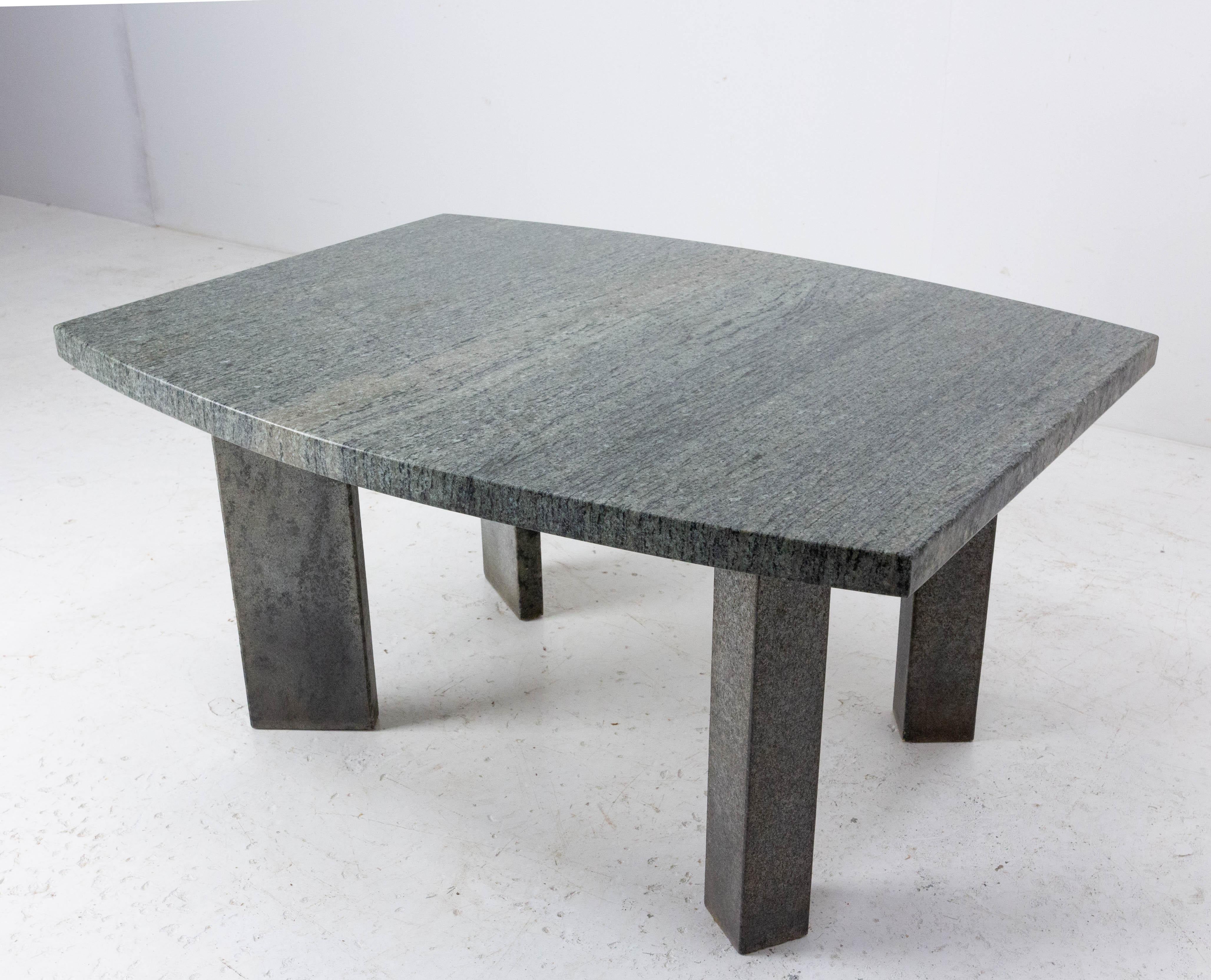 Mid-Century Modern Table basse en granit du milieu du siècle dernier, vers 1970 en vente