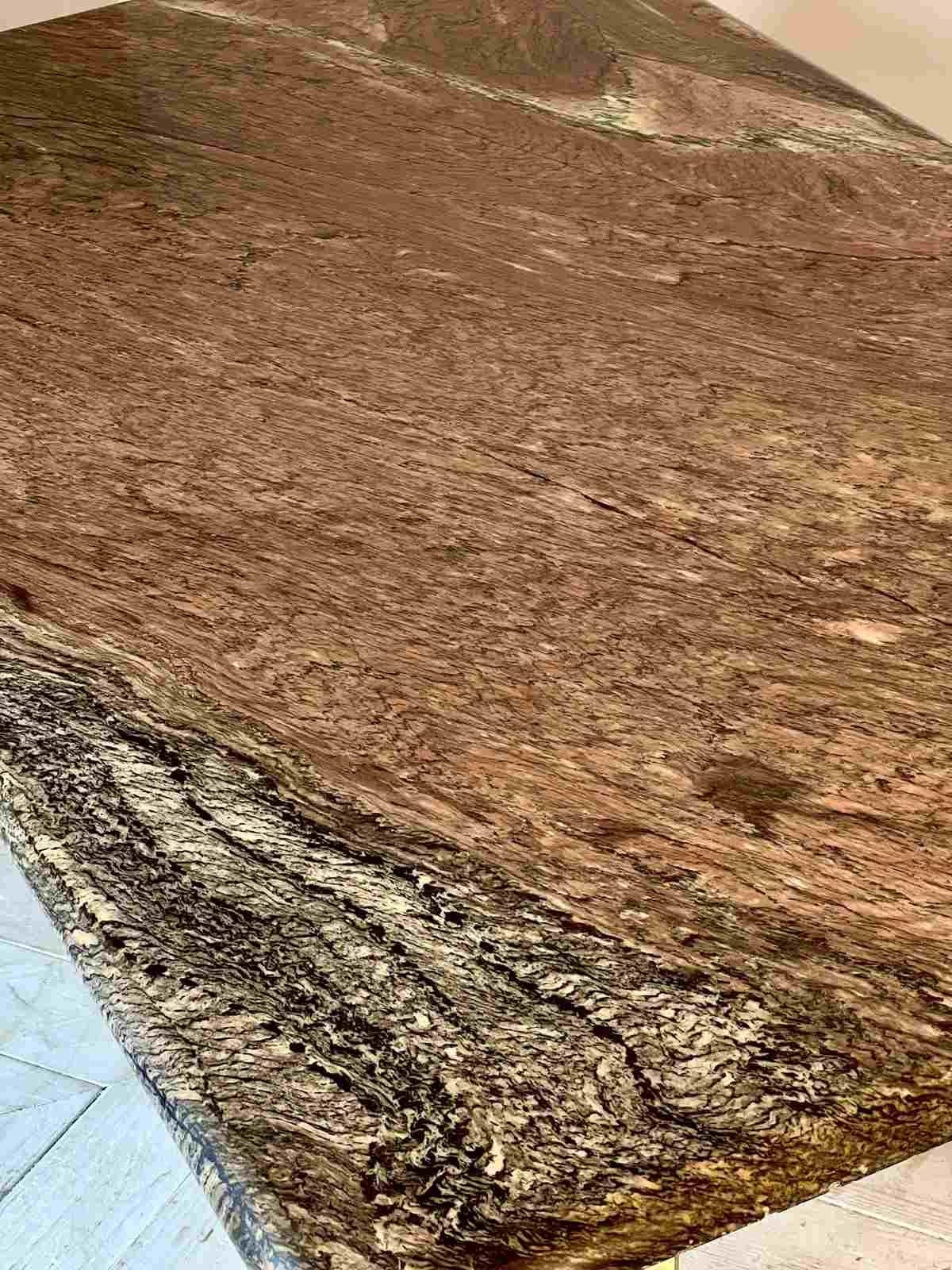 Table basse à plateau en granit du milieu du siècle en vente 3