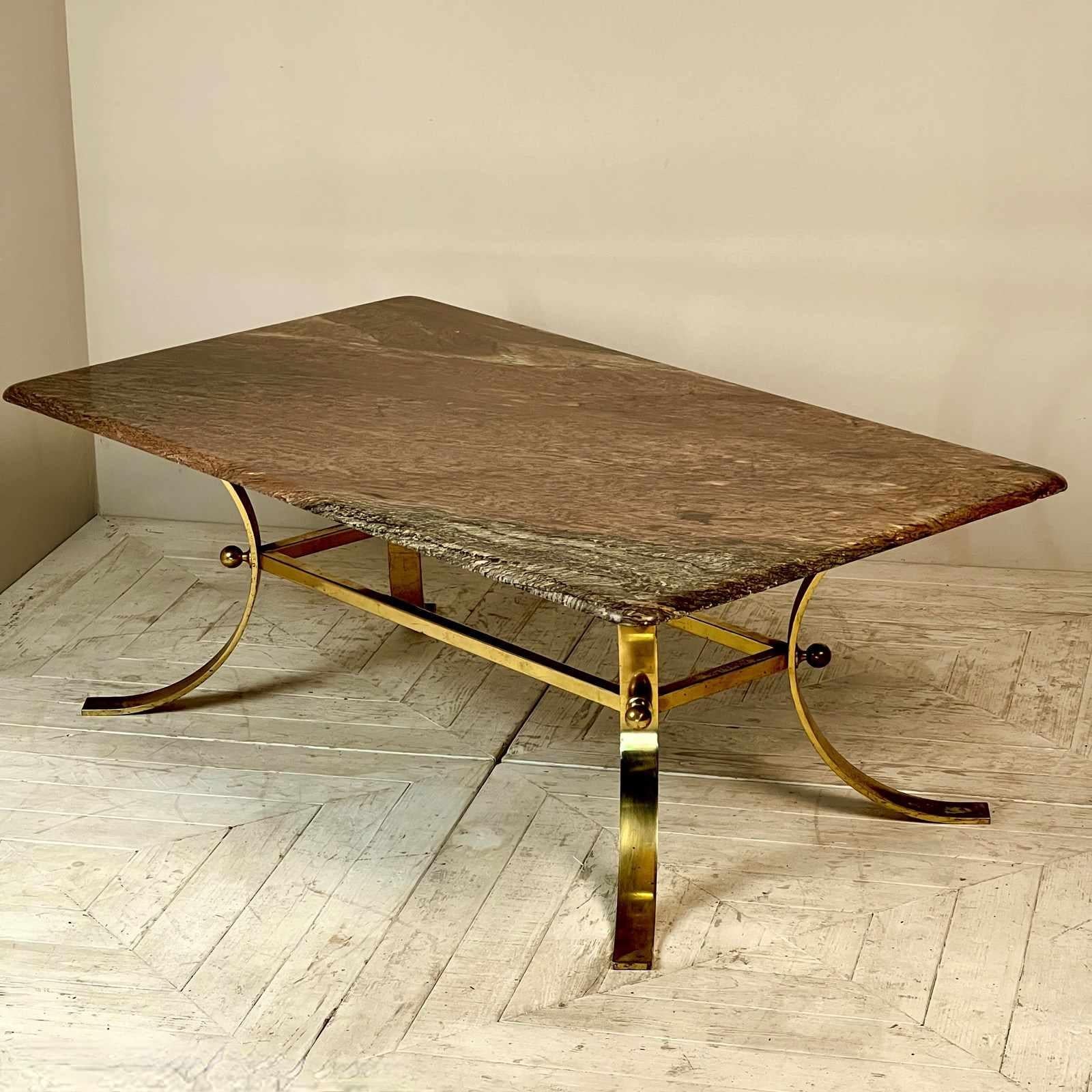 Mid-Century Modern Table basse à plateau en granit du milieu du siècle en vente