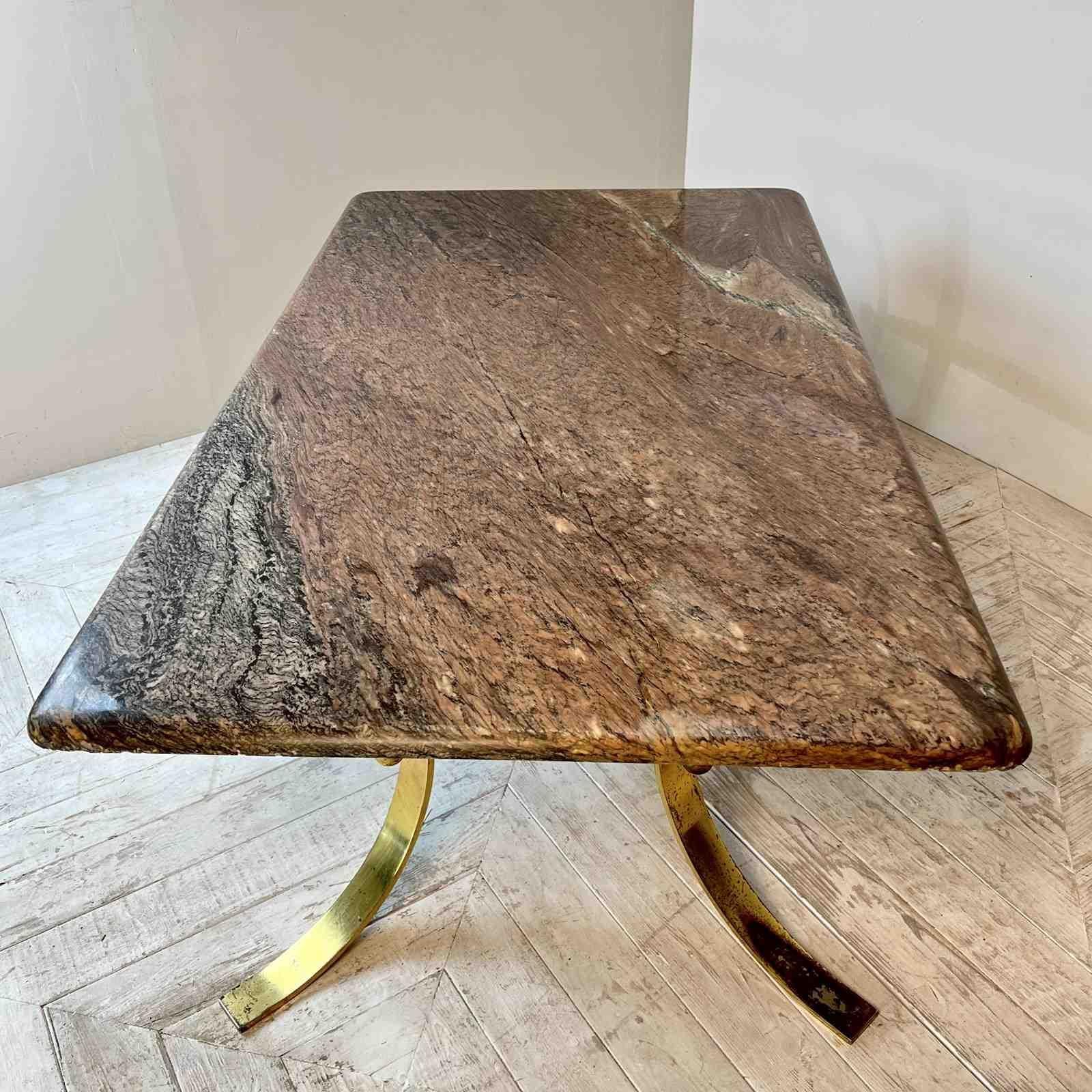 Table basse à plateau en granit du milieu du siècle Bon état - En vente à London, GB